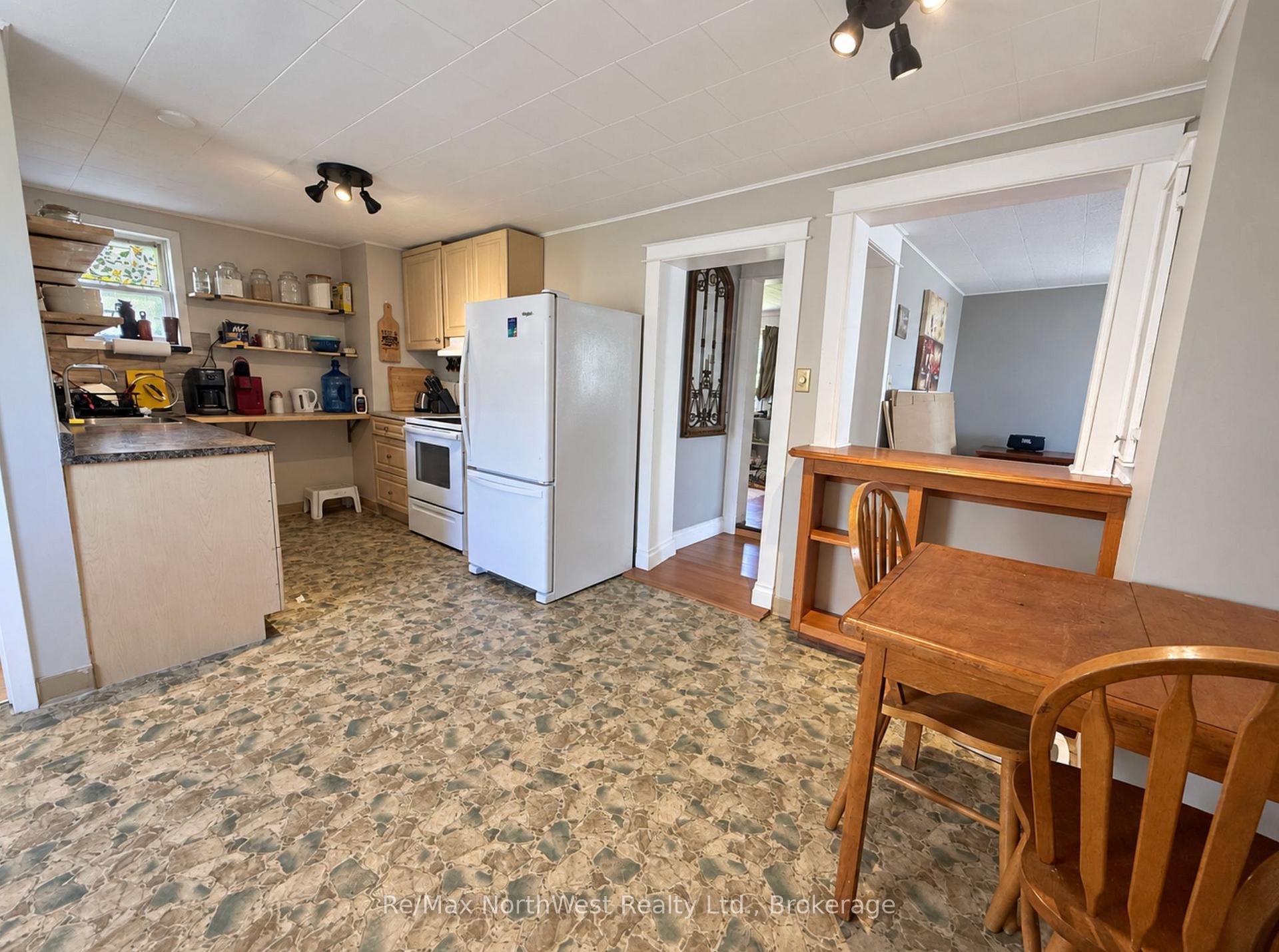 Photo 6 of 119 Lyndale Avenue, Kenora, Keewatin — HOMEH