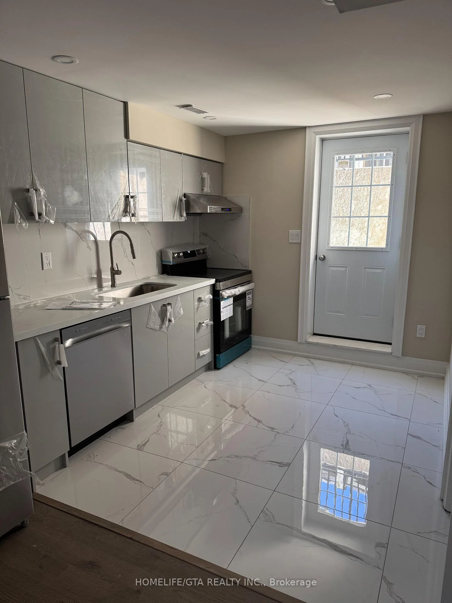 Photo 3 of Unit Basement, 105 Darren Hill Trail, Markham, Greensborough — HOMEH