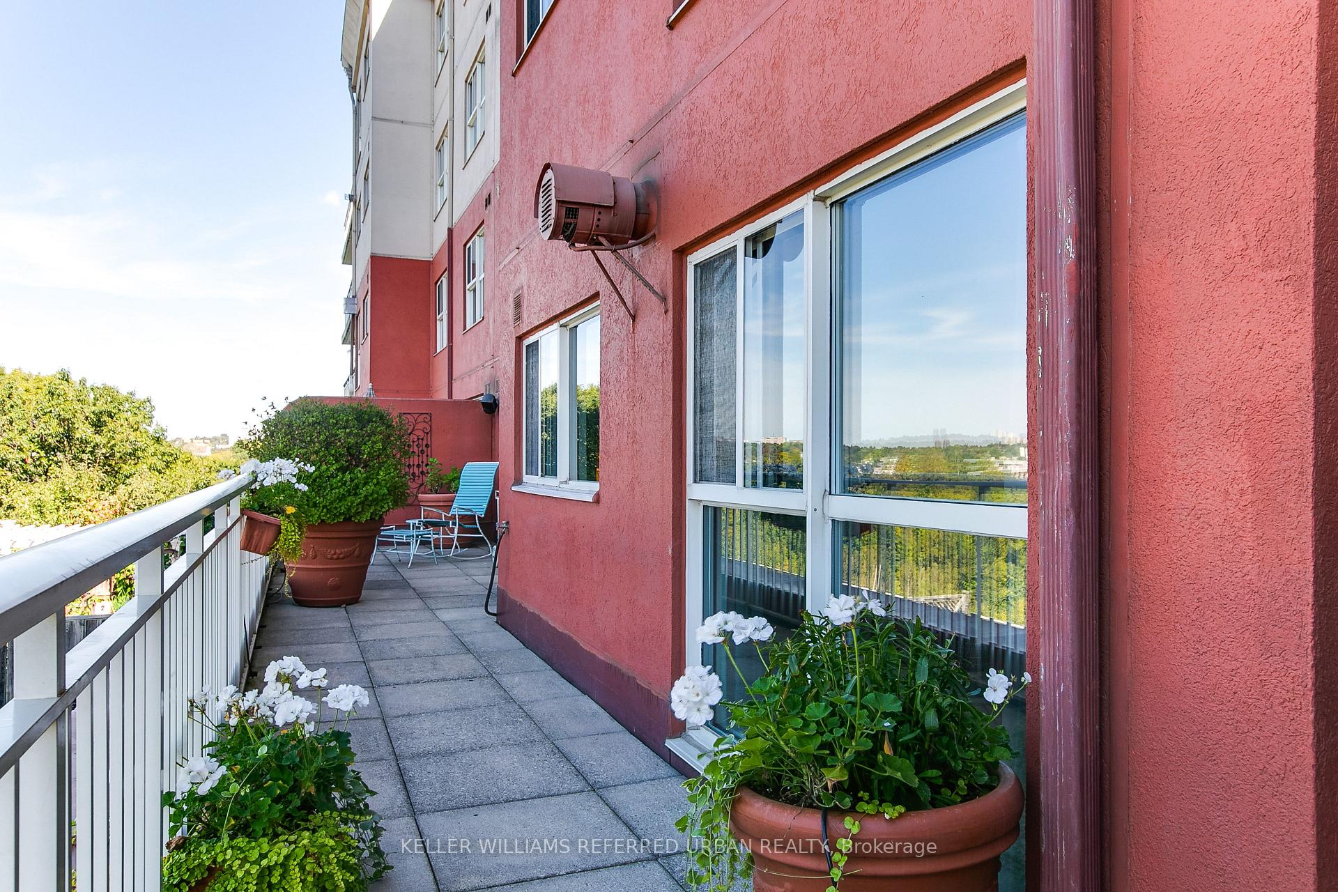 Photo 31 of Unit 524, 18 Concorde Place, North York, Banbury-Don Mills — HOMEH