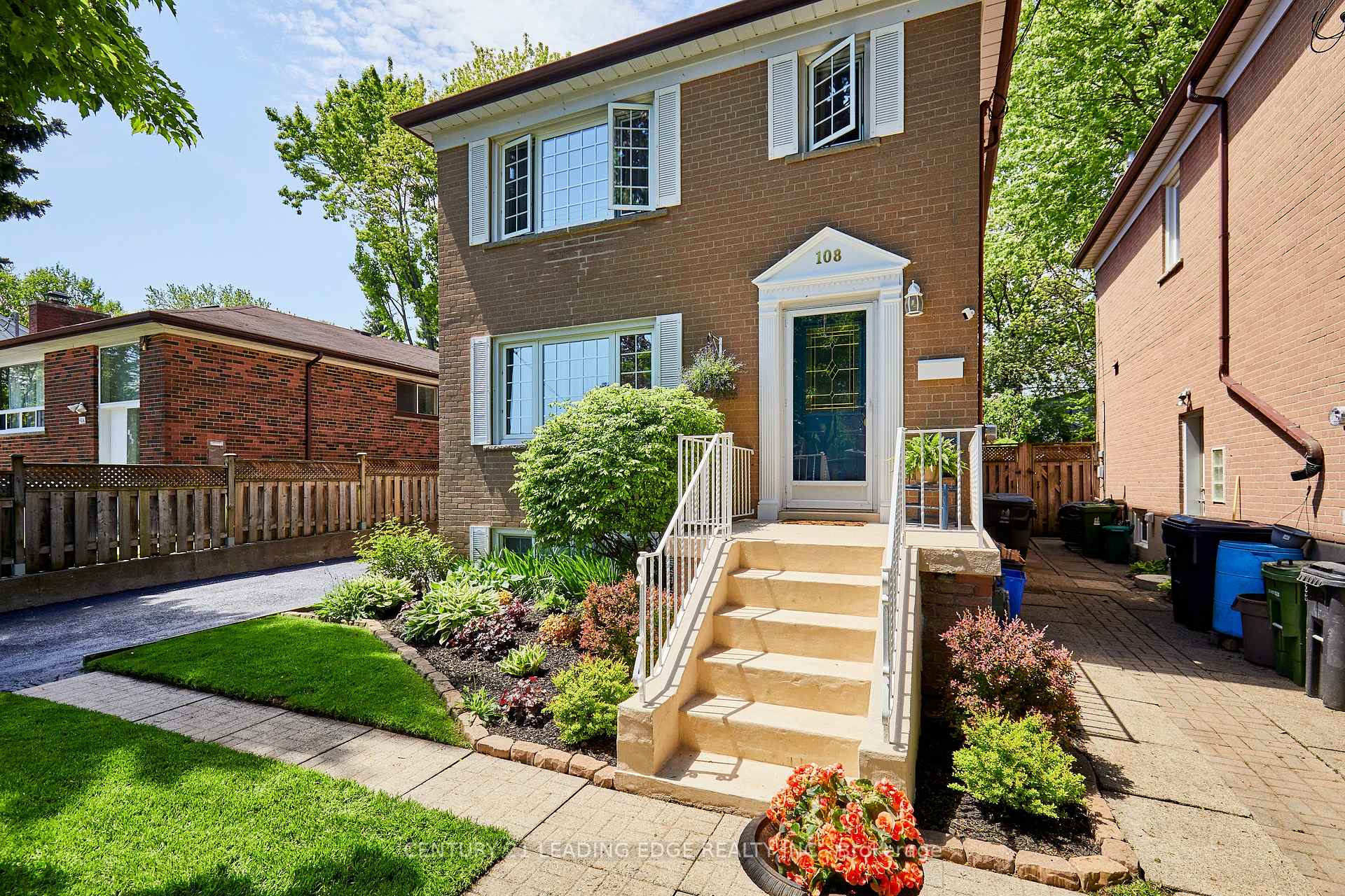Photo 3 of 108 Gradwell Drive, Scarborough, Cliffcrest — HOMEH