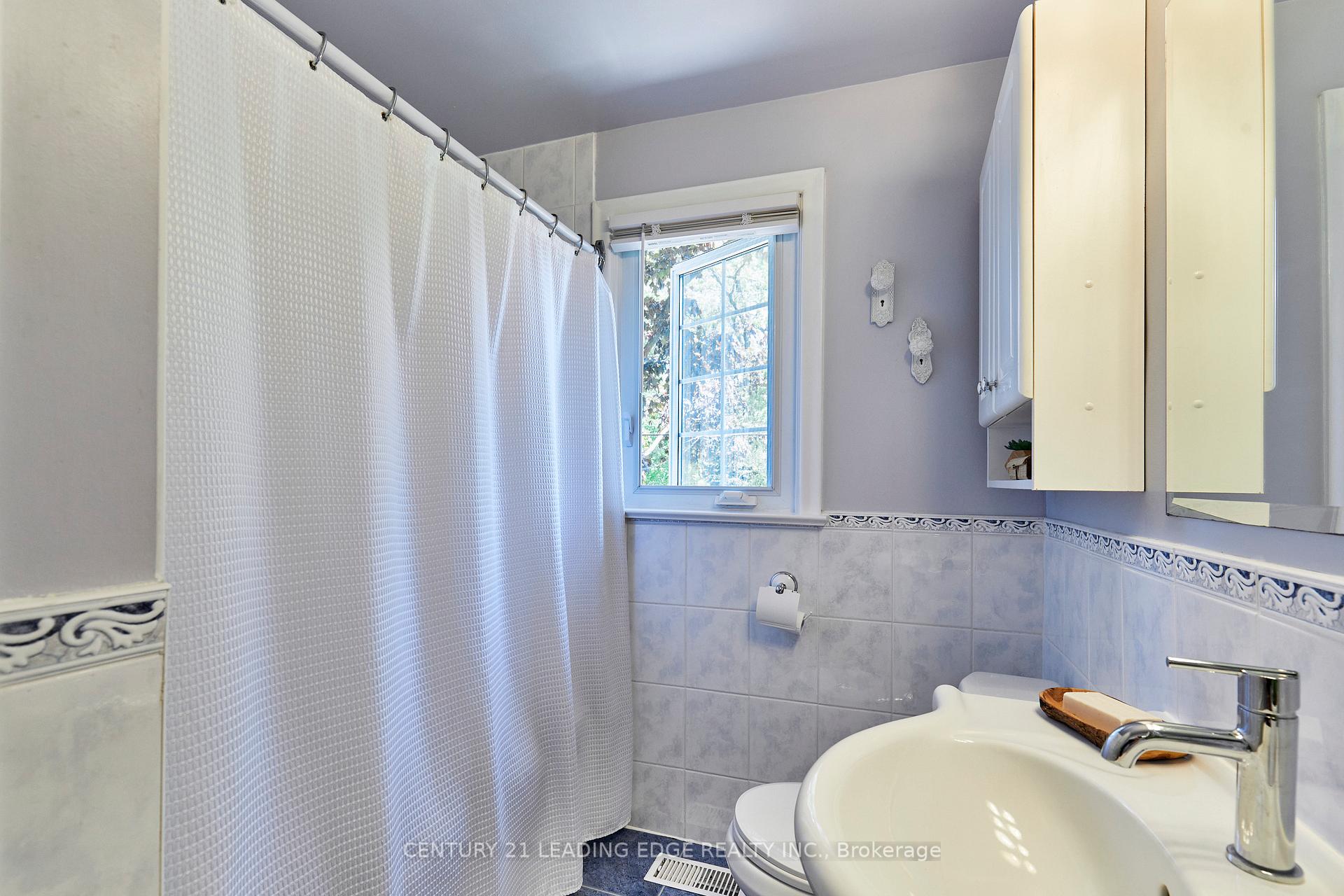 Photo 34 of 108 Gradwell Drive, Scarborough, Cliffcrest — HOMEH