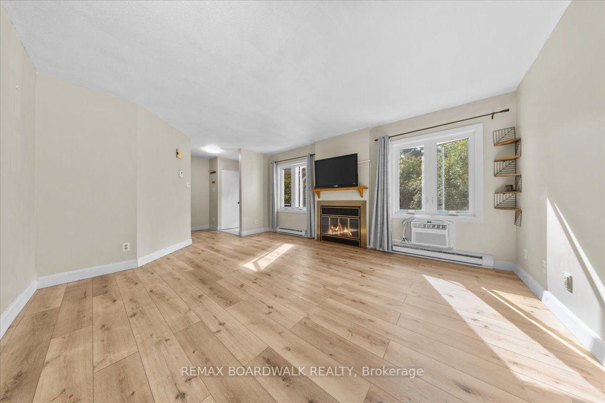 Photo 3 of Unit 6, 7 Timberview Way, Ottawa, Westcliffe Estates — HOMEH