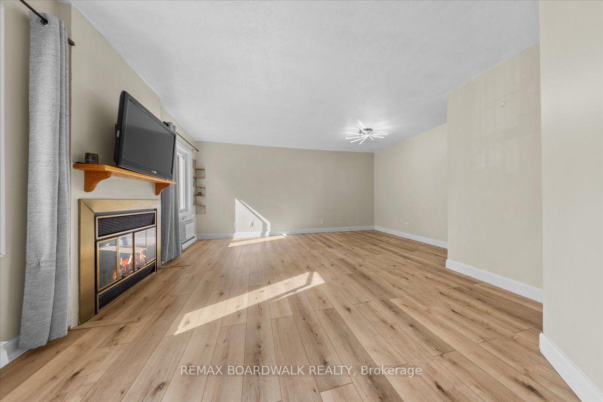 Photo 4 of Unit 6, 7 Timberview Way, Ottawa, Westcliffe Estates — HOMEH