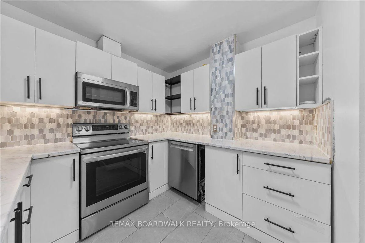 Photo 10 of Unit 6, 7 Timberview Way, Ottawa, Westcliffe Estates — HOMEH