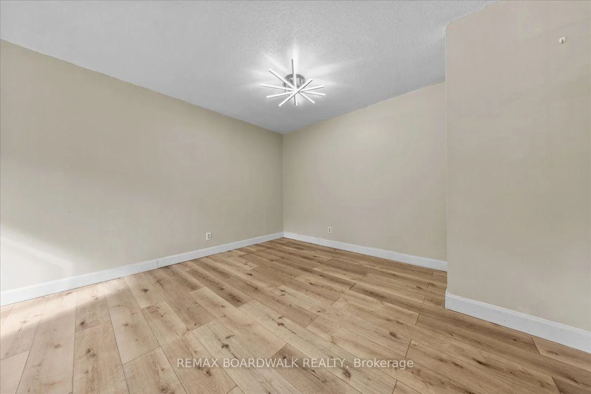 Photo 15 of Unit 6, 7 Timberview Way, Ottawa, Westcliffe Estates — HOMEH