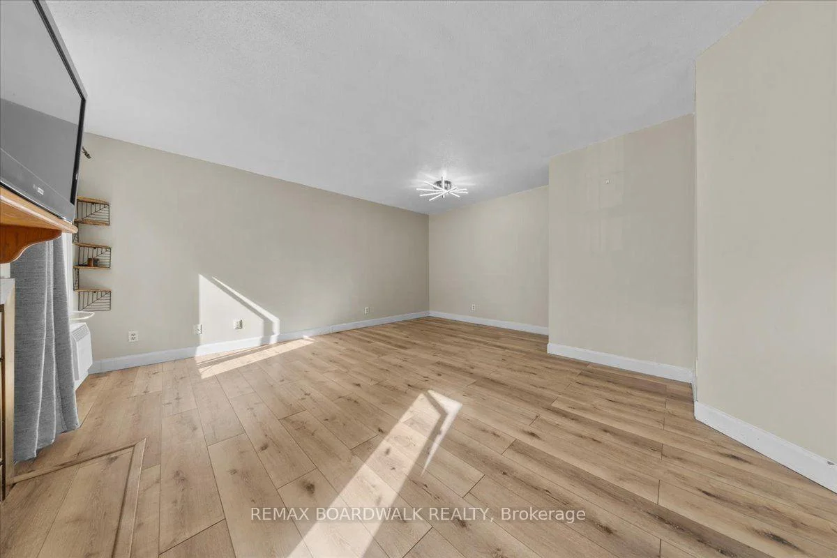 Photo 17 of Unit 6, 7 Timberview Way, Ottawa, Westcliffe Estates — HOMEH