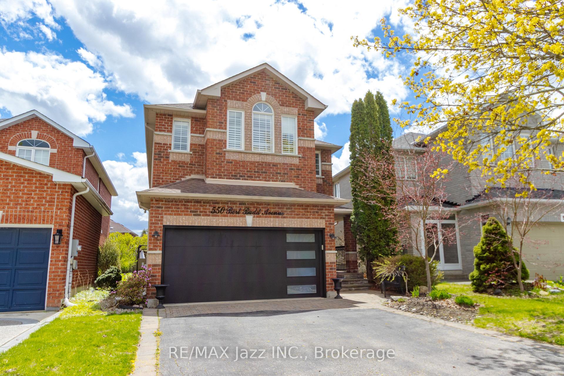 Photo 2 of 550 Bert Budd Avenue, Newmarket, Gorham-College Manor — HOMEH