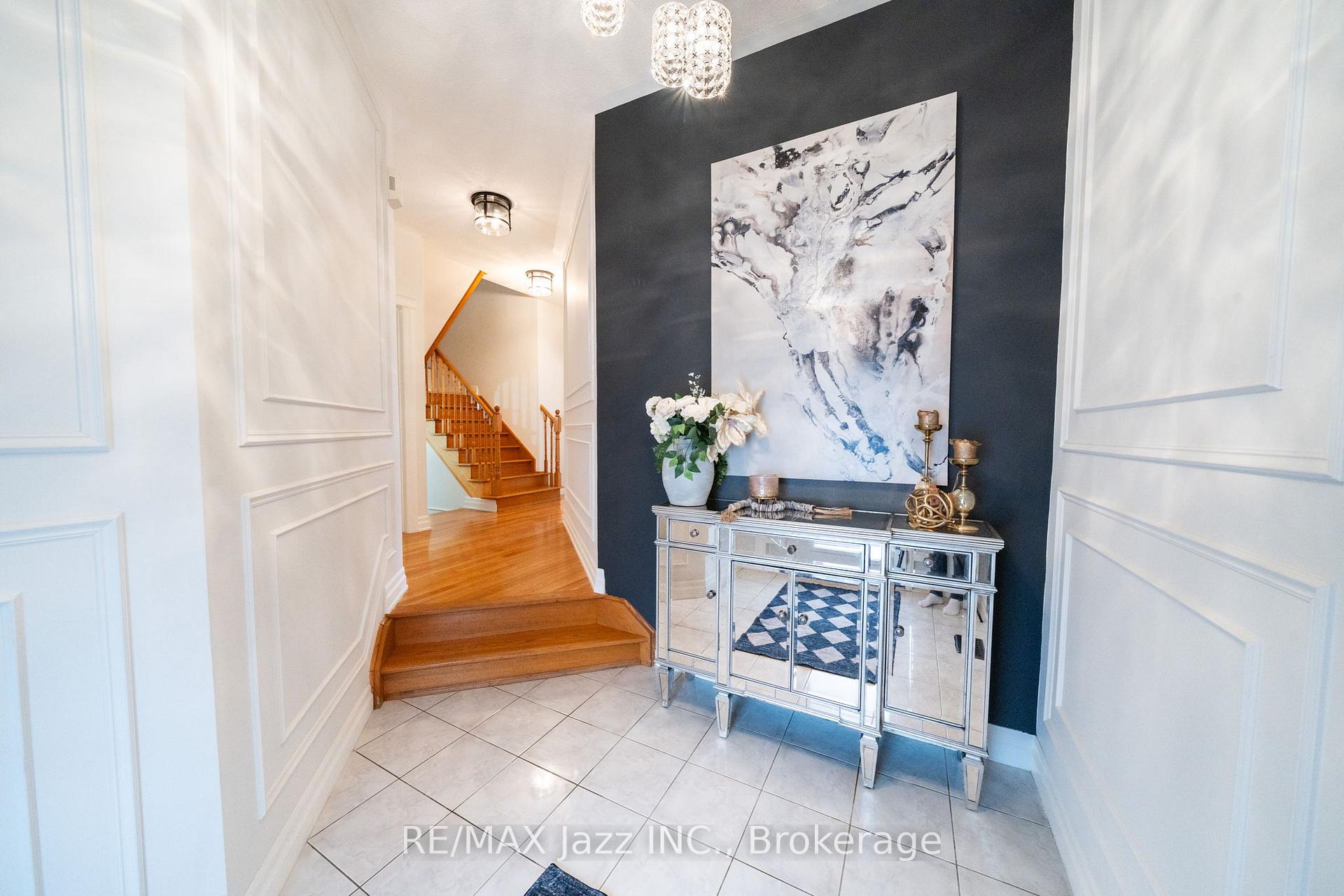 Photo 5 of 550 Bert Budd Avenue, Newmarket, Gorham-College Manor — HOMEH