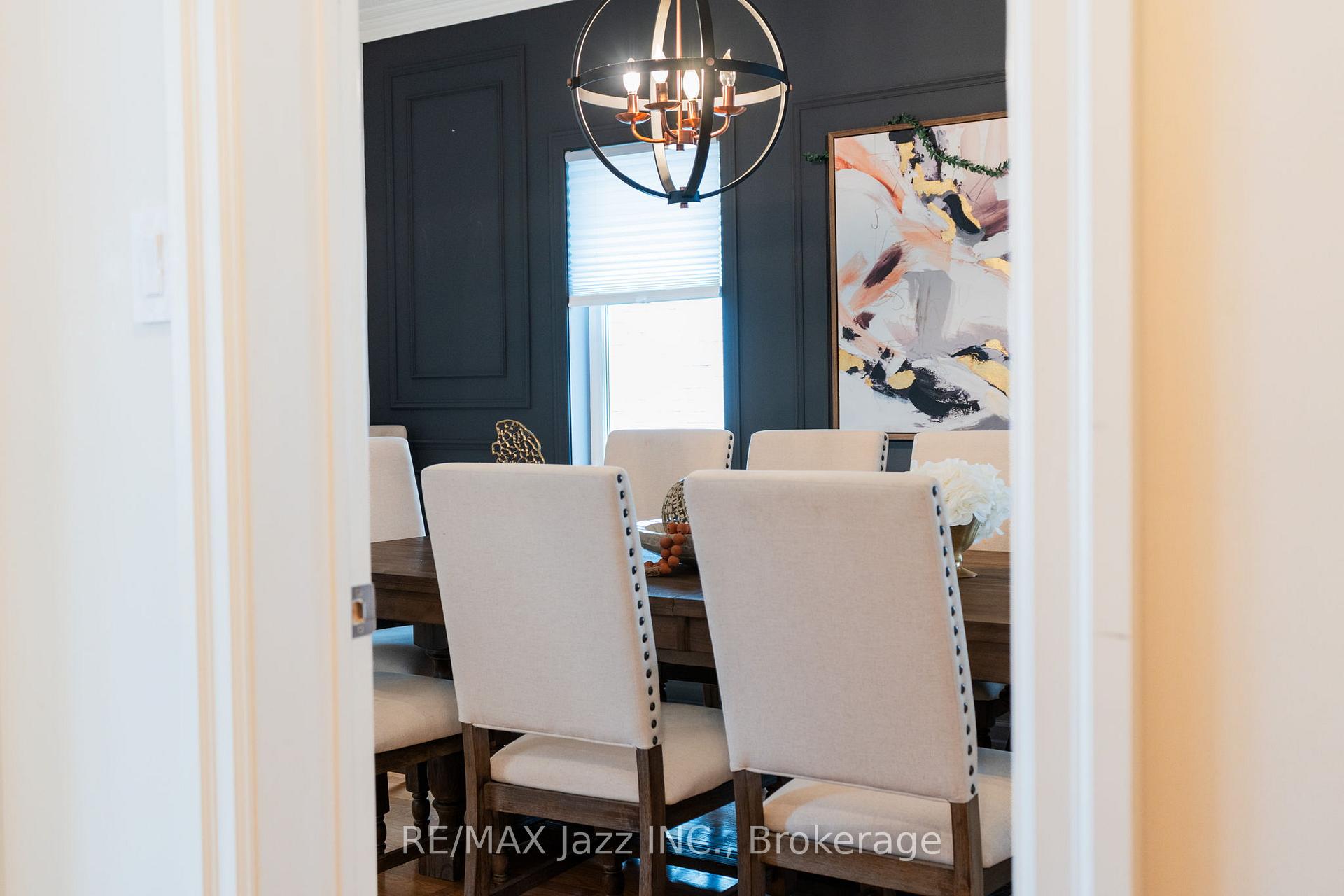 Photo 7 of 550 Bert Budd Avenue, Newmarket, Gorham-College Manor — HOMEH