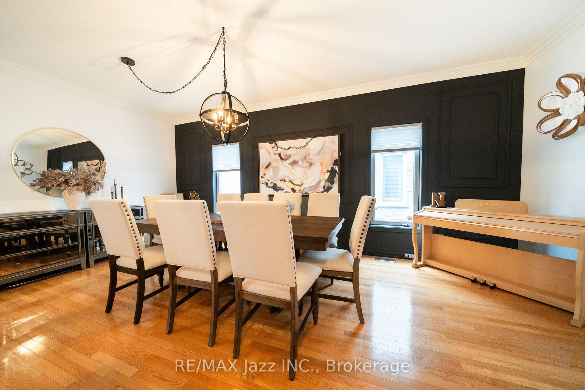 Photo 8 of 550 Bert Budd Avenue, Newmarket, Gorham-College Manor — HOMEH