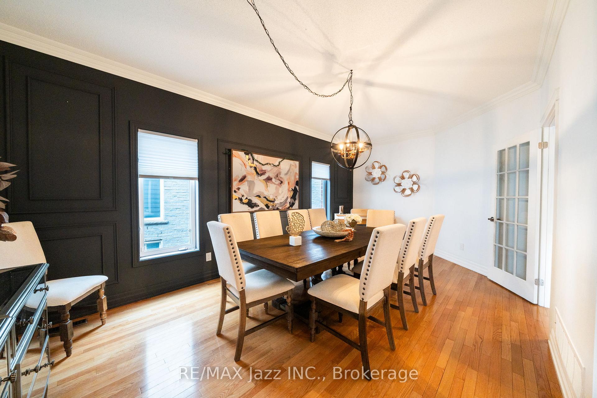 Photo 9 of 550 Bert Budd Avenue, Newmarket, Gorham-College Manor — HOMEH