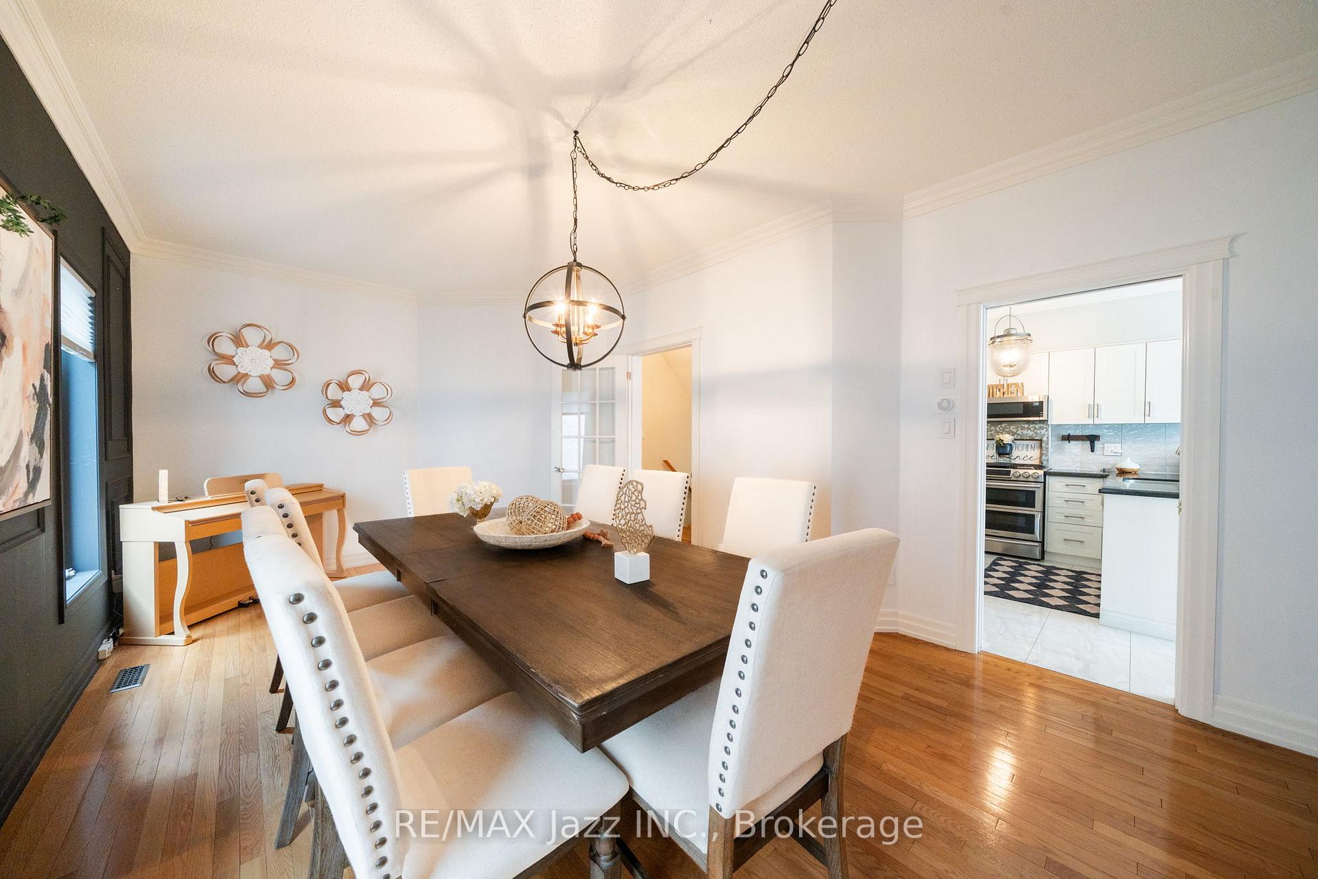 Photo 11 of 550 Bert Budd Avenue, Newmarket, Gorham-College Manor — HOMEH