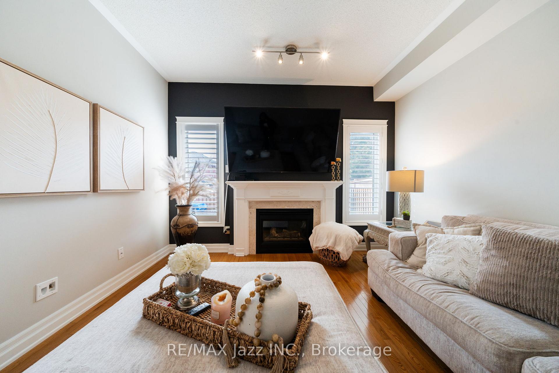 Photo 20 of 550 Bert Budd Avenue, Newmarket, Gorham-College Manor — HOMEH