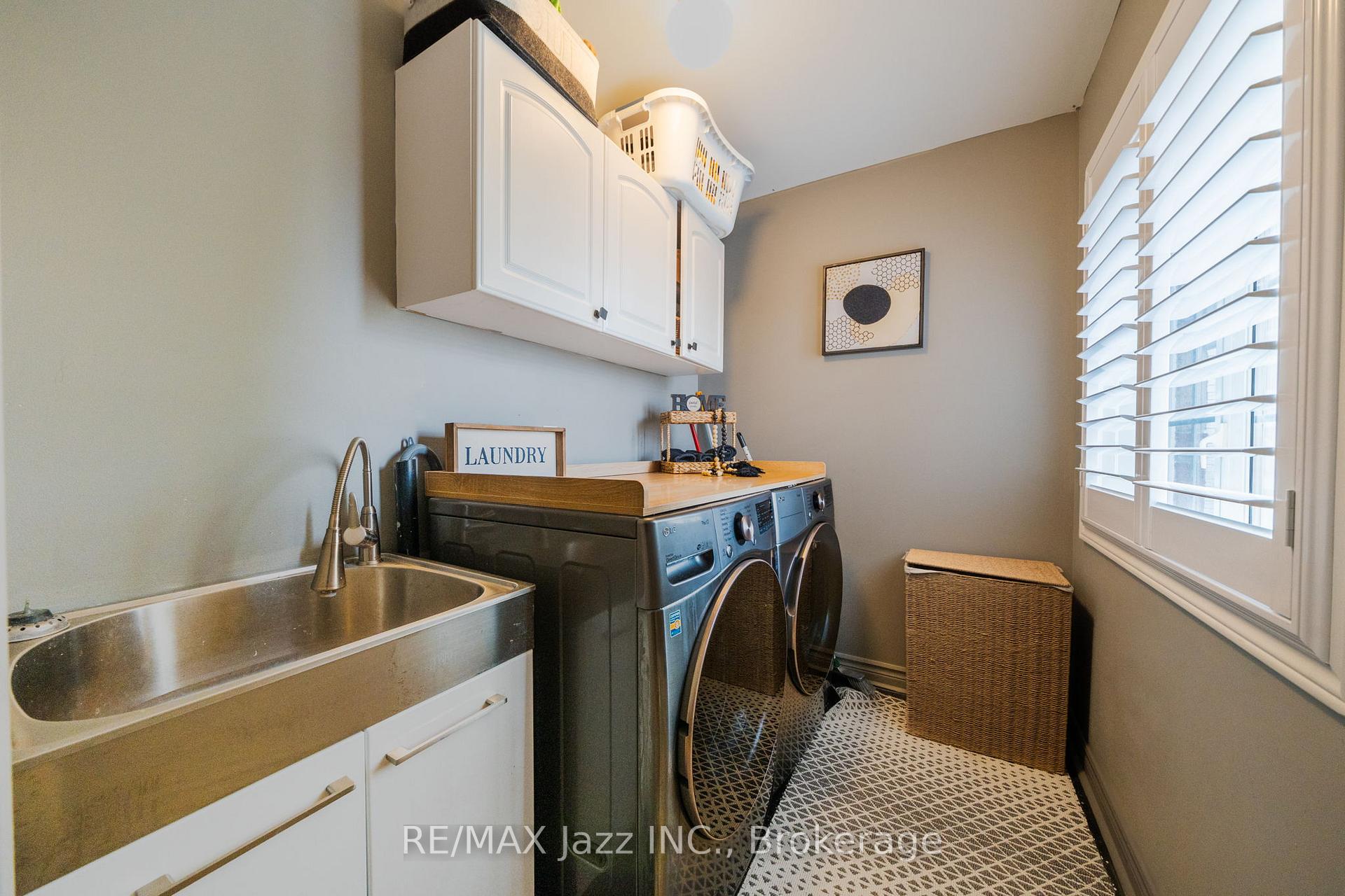Photo 25 of 550 Bert Budd Avenue, Newmarket, Gorham-College Manor — HOMEH