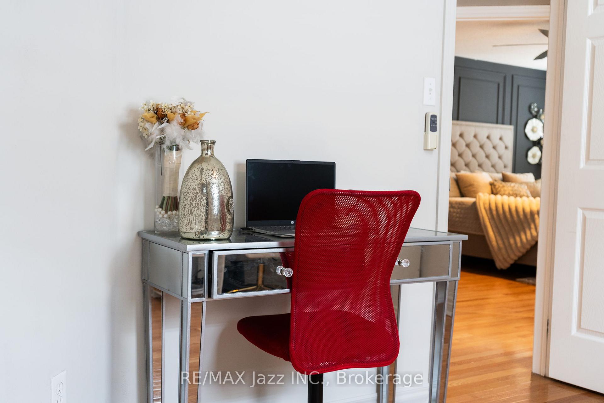 Photo 30 of 550 Bert Budd Avenue, Newmarket, Gorham-College Manor — HOMEH