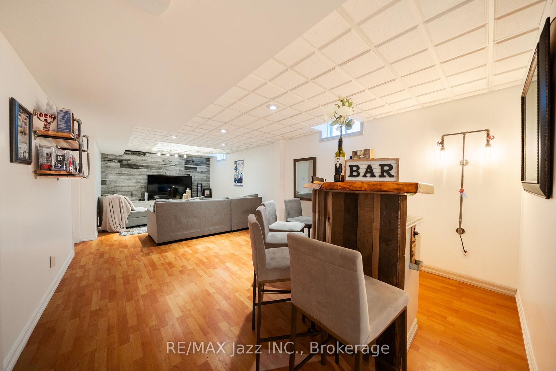 Photo 38 of 550 Bert Budd Avenue, Newmarket, Gorham-College Manor — HOMEH