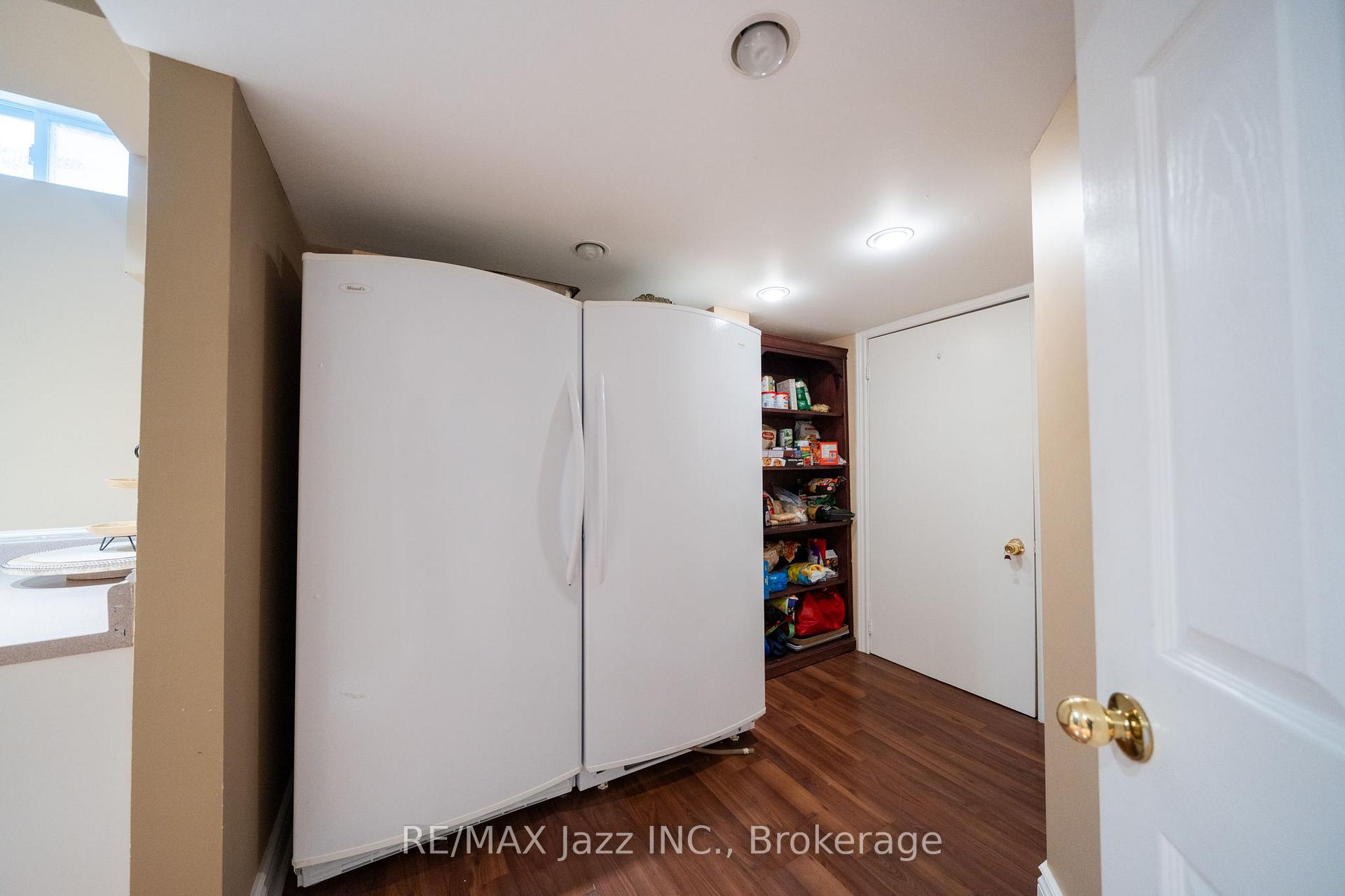 Photo 44 of 550 Bert Budd Avenue, Newmarket, Gorham-College Manor — HOMEH