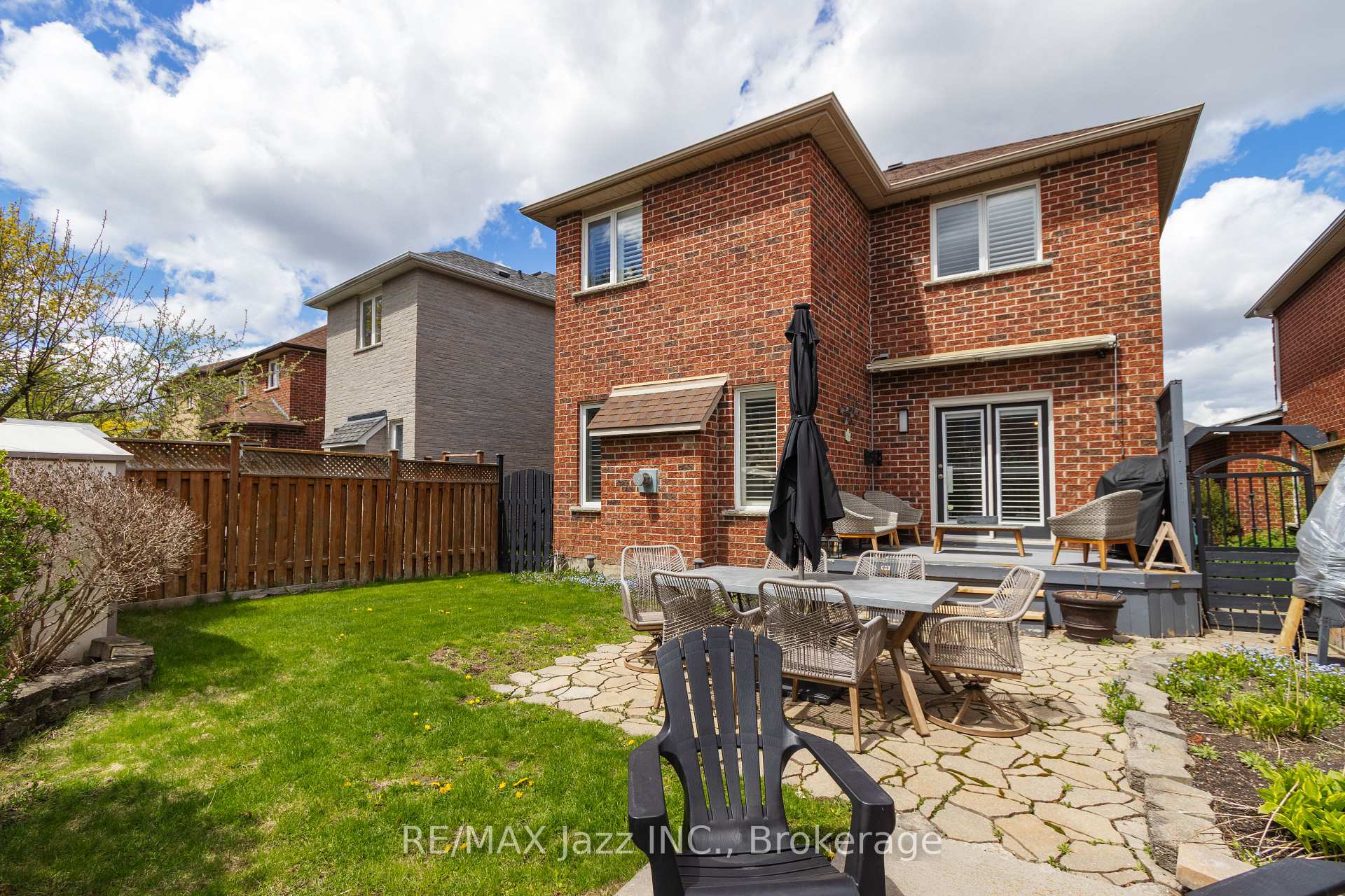 Photo 46 of 550 Bert Budd Avenue, Newmarket, Gorham-College Manor — HOMEH
