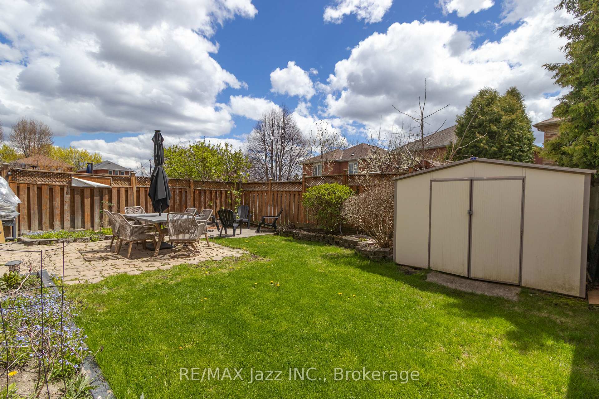 Photo 47 of 550 Bert Budd Avenue, Newmarket, Gorham-College Manor — HOMEH