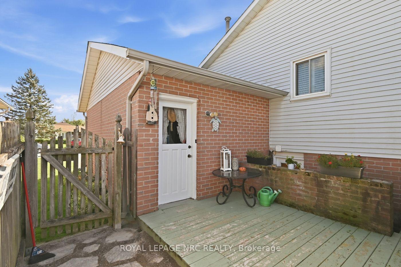 Photo 37 of 92 Larchwood Circle, Welland, N. Welland — HOMEH