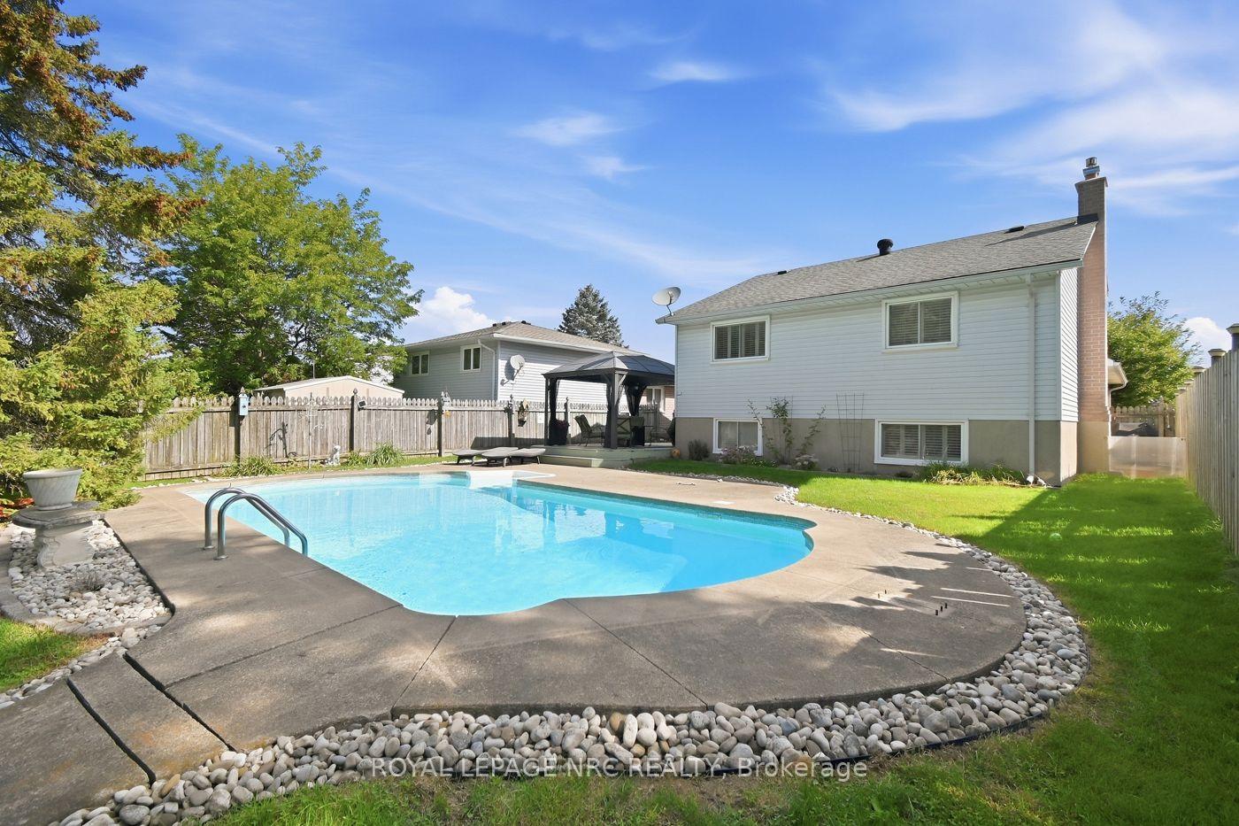 Photo 43 of 92 Larchwood Circle, Welland, N. Welland — HOMEH