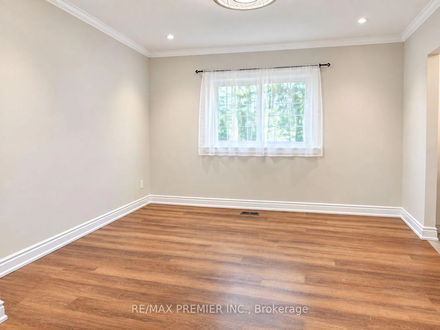 Photo 17 of Unit 219, 2075 King Road, King, King City — HOMEH