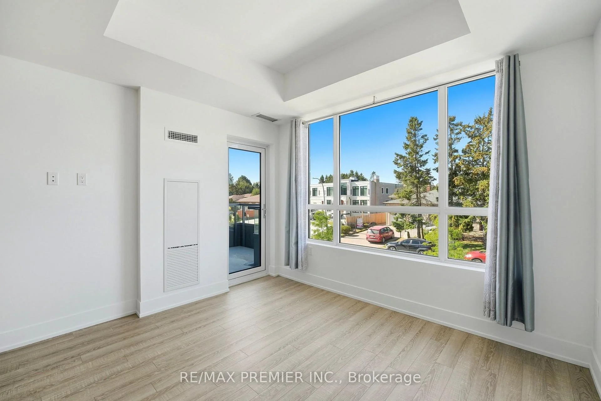 Photo 22 of Unit 219, 2075 King Road, King, King City — HOMEH
