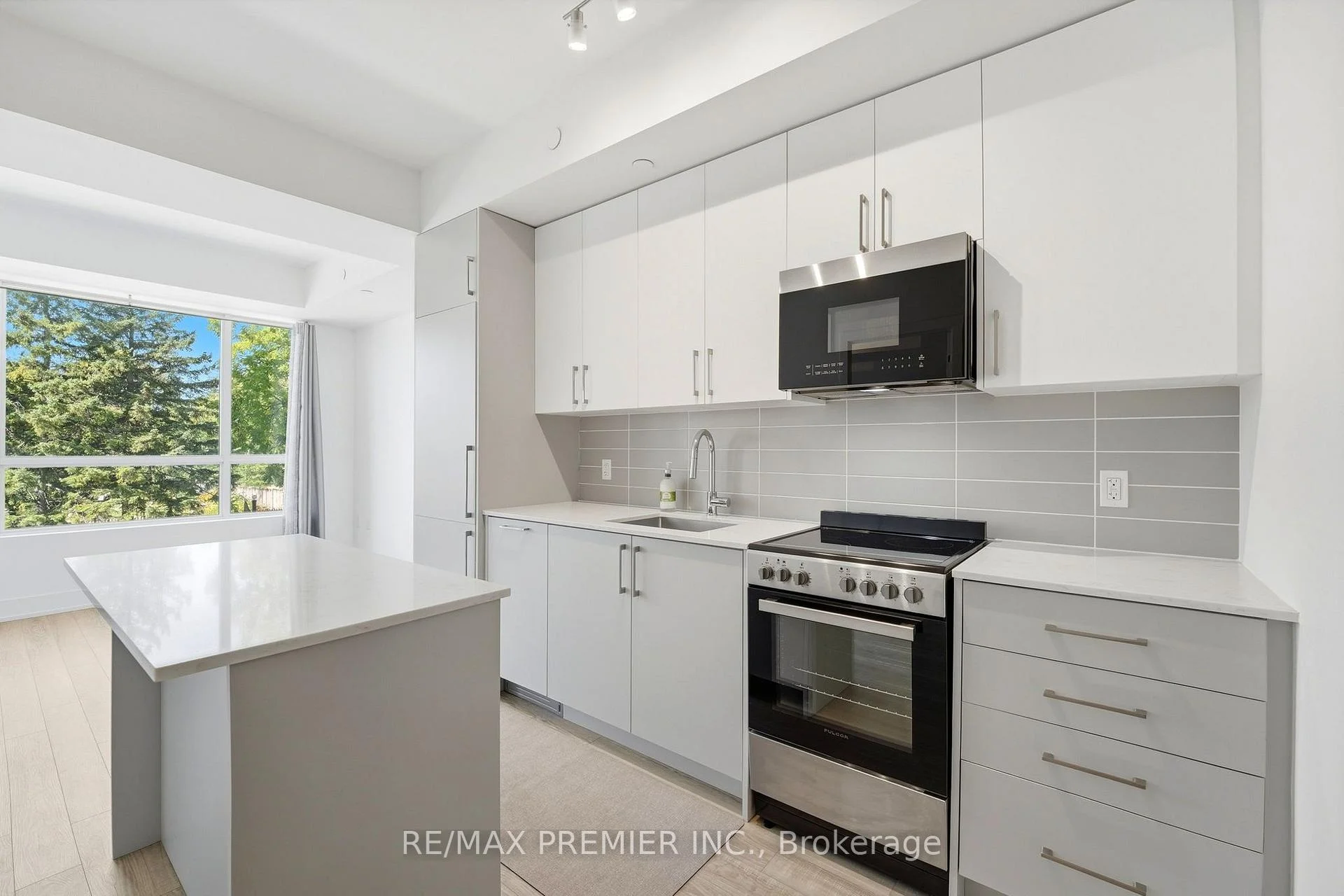 Photo 24 of Unit 219, 2075 King Road, King, King City — HOMEH