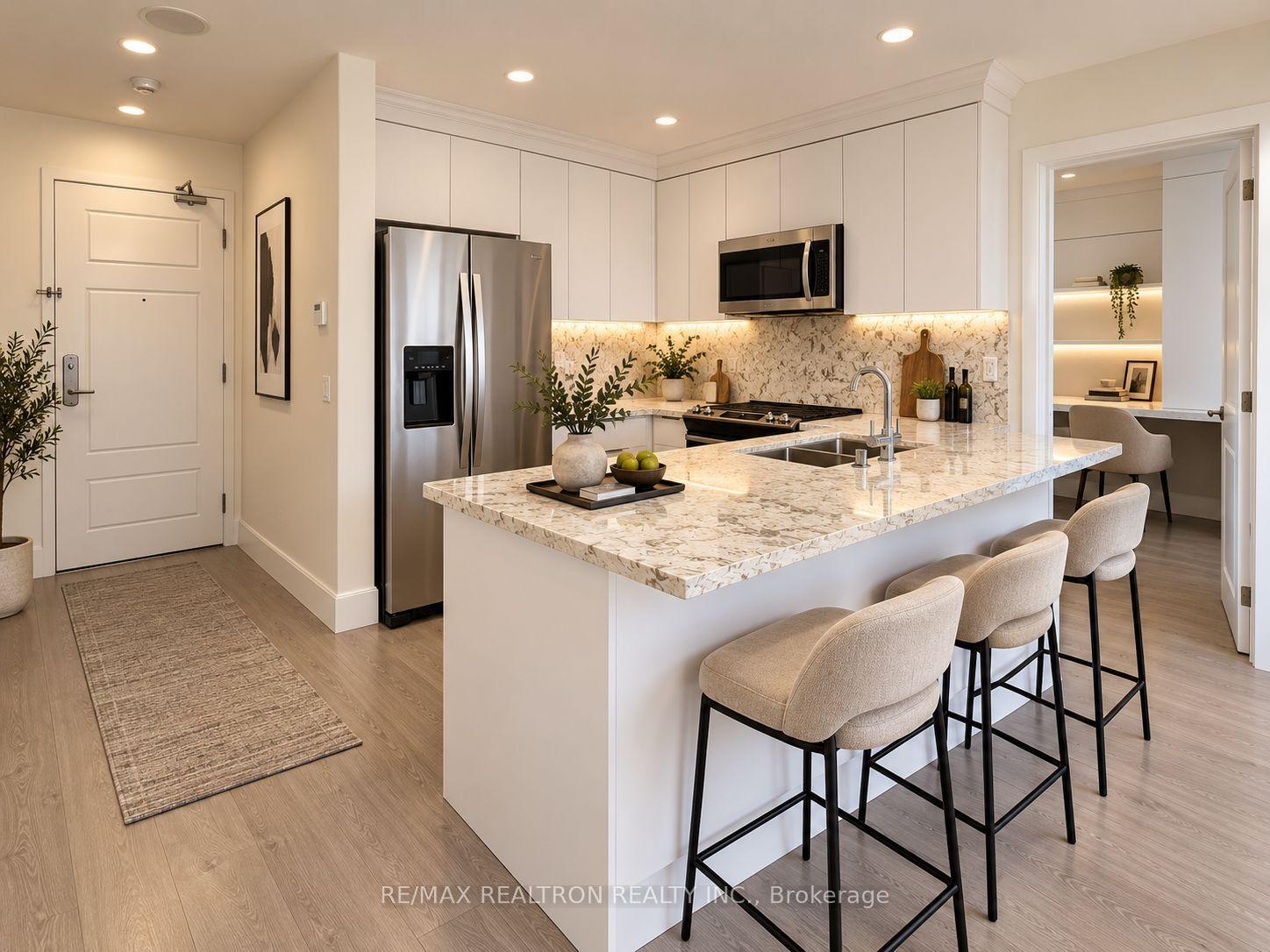Photo 2 of Unit 812, 310 Red Maple Road, Richmond Hill, Langstaff — HOMEH