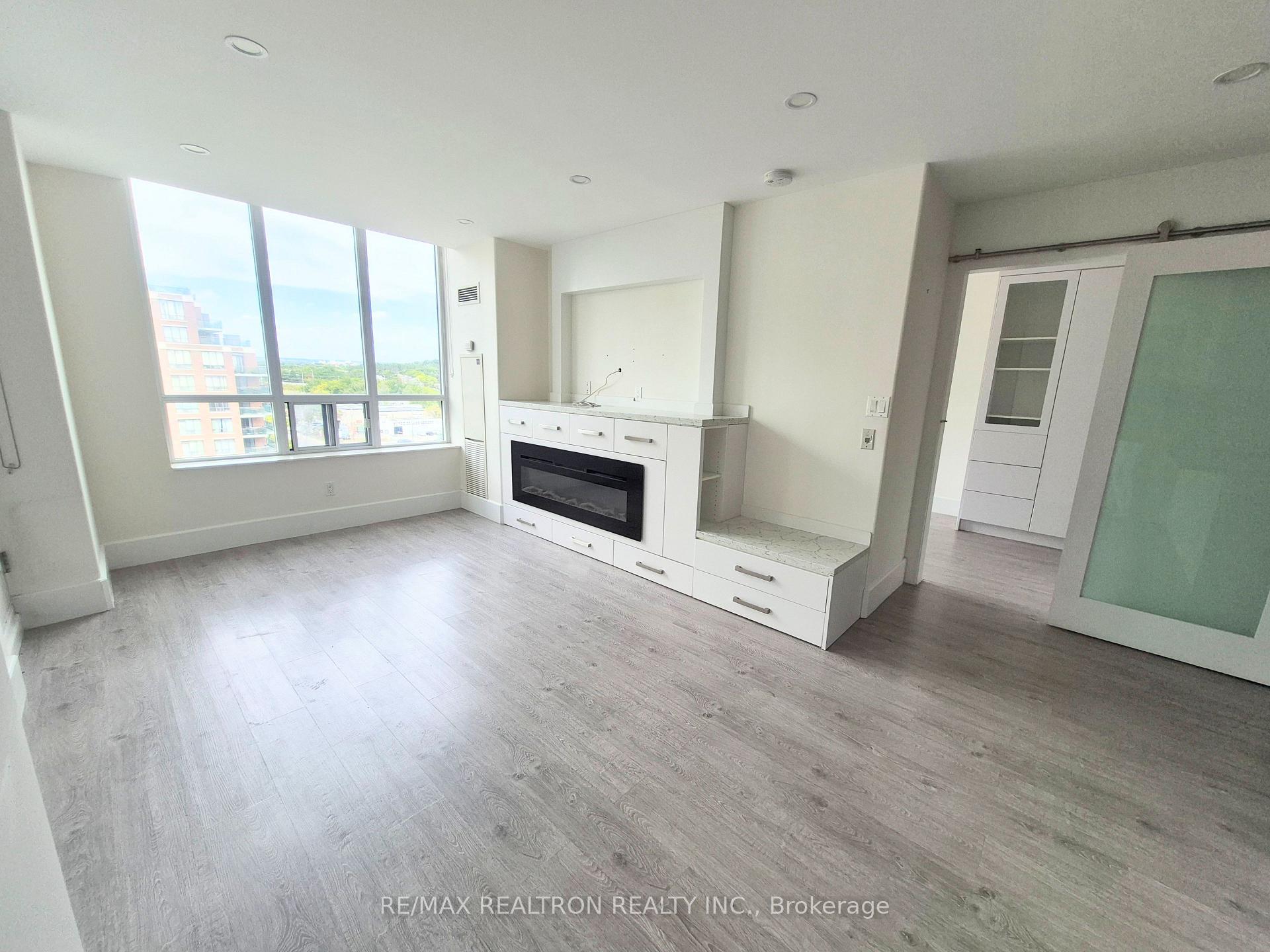 Photo 6 of Unit 812, 310 Red Maple Road, Richmond Hill, Langstaff — HOMEH