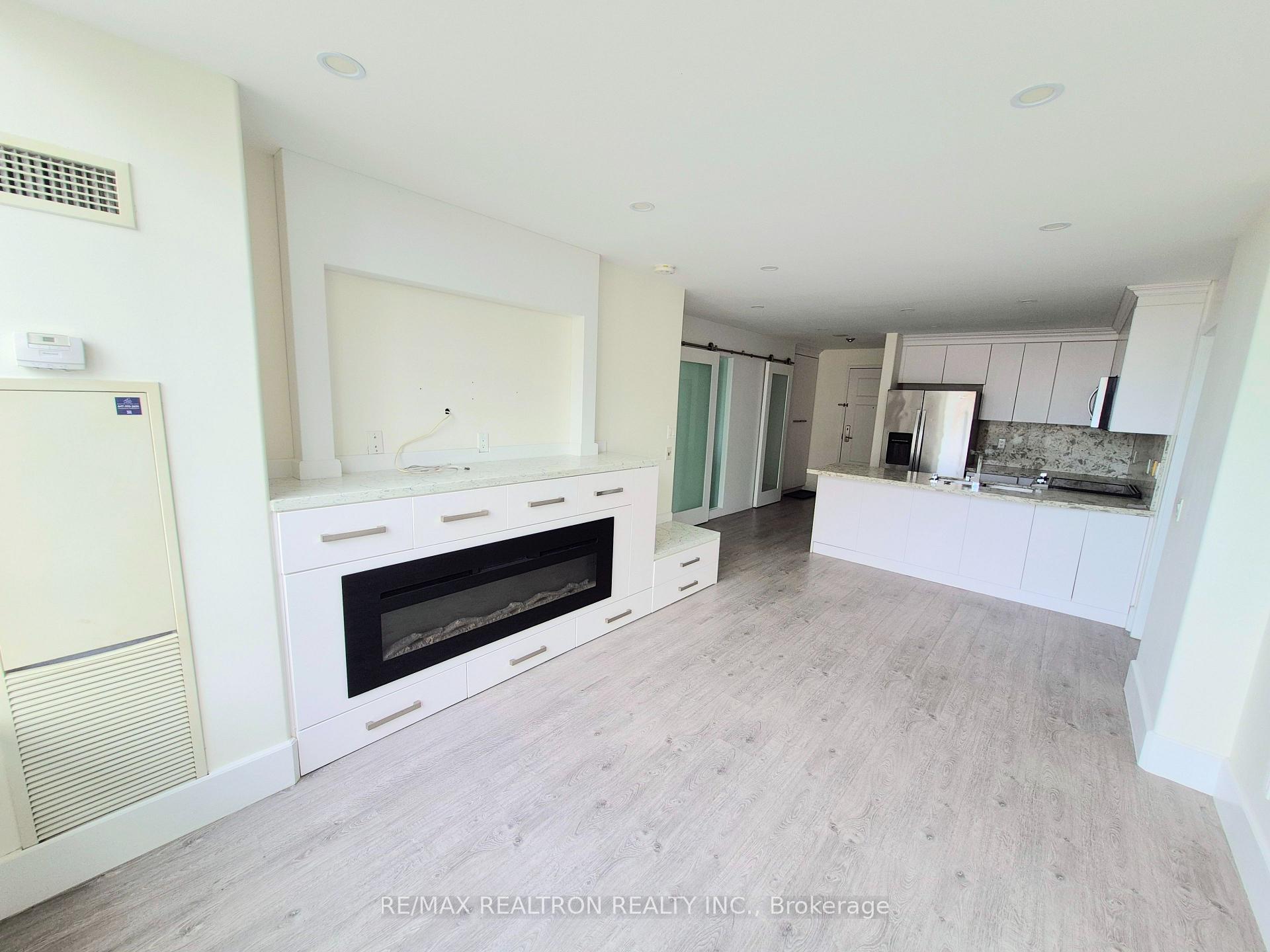 Photo 9 of Unit 812, 310 Red Maple Road, Richmond Hill, Langstaff — HOMEH