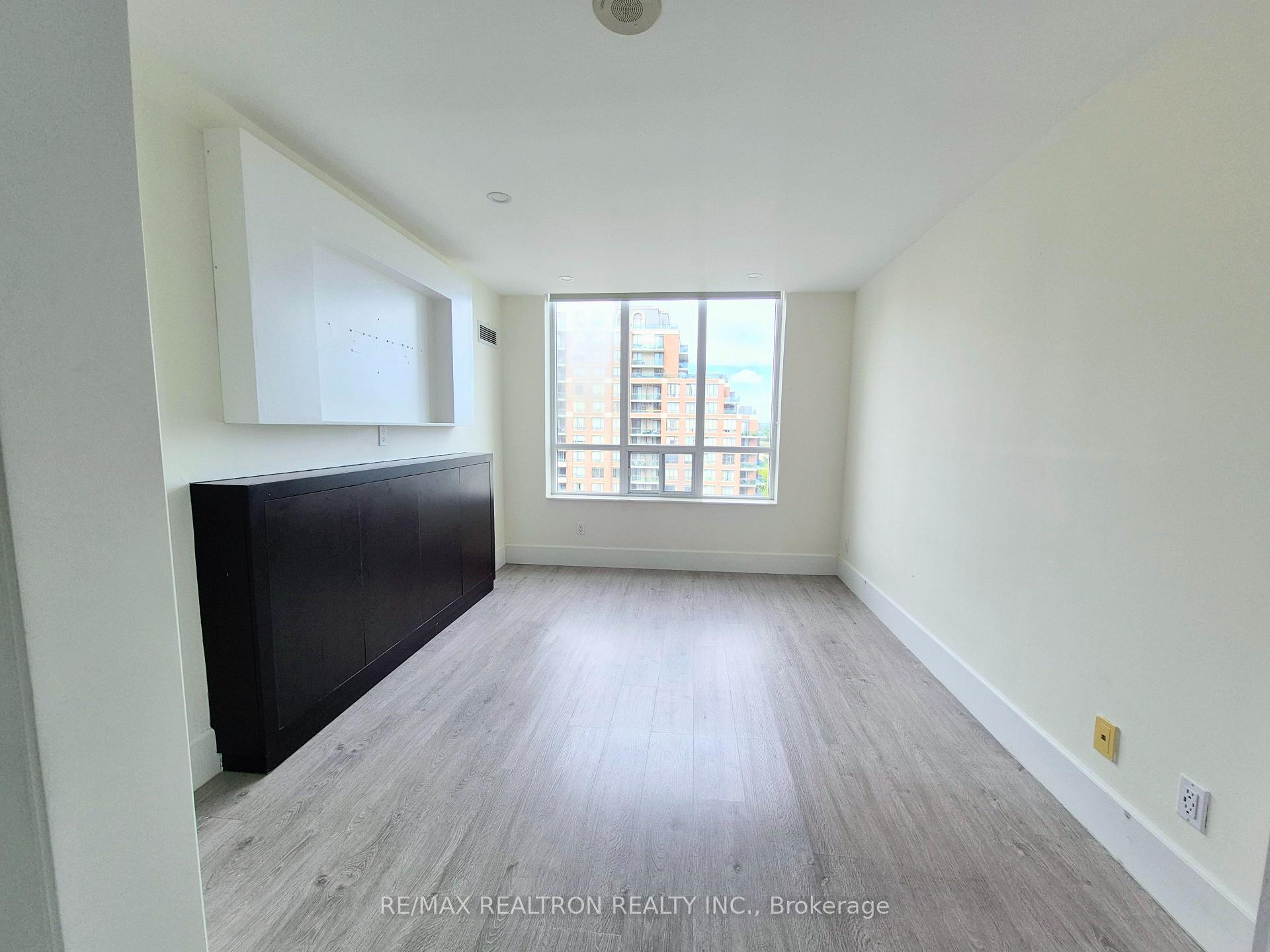 Photo 13 of Unit 812, 310 Red Maple Road, Richmond Hill, Langstaff — HOMEH