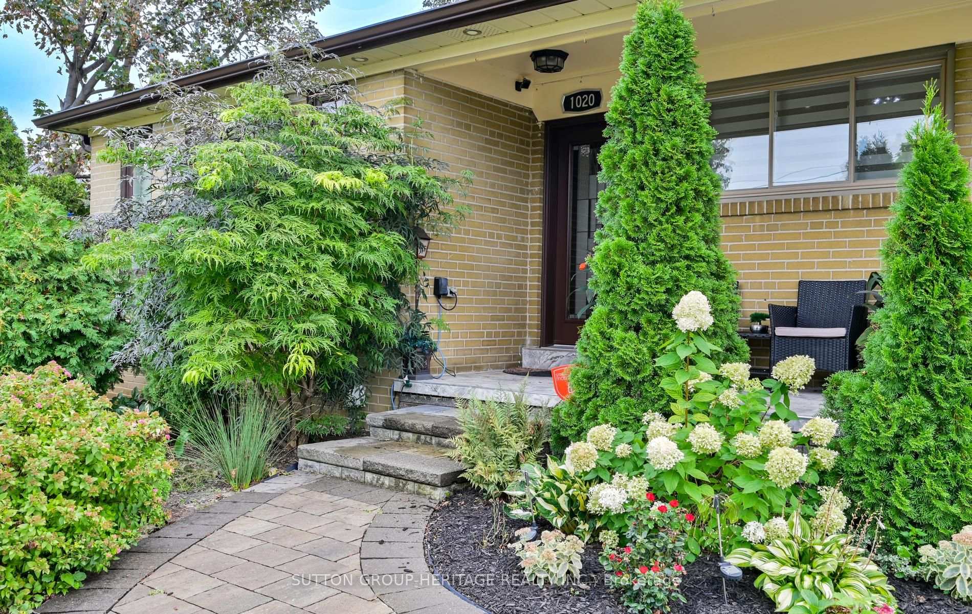 Photo 4 of 1020 Wardman Crescent, Whitby, Williamsburg — HOMEH
