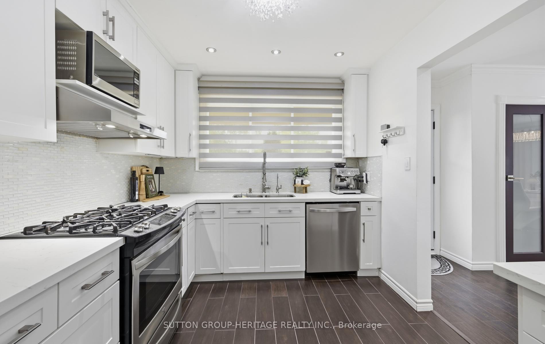Photo 10 of 1020 Wardman Crescent, Whitby, Williamsburg — HOMEH