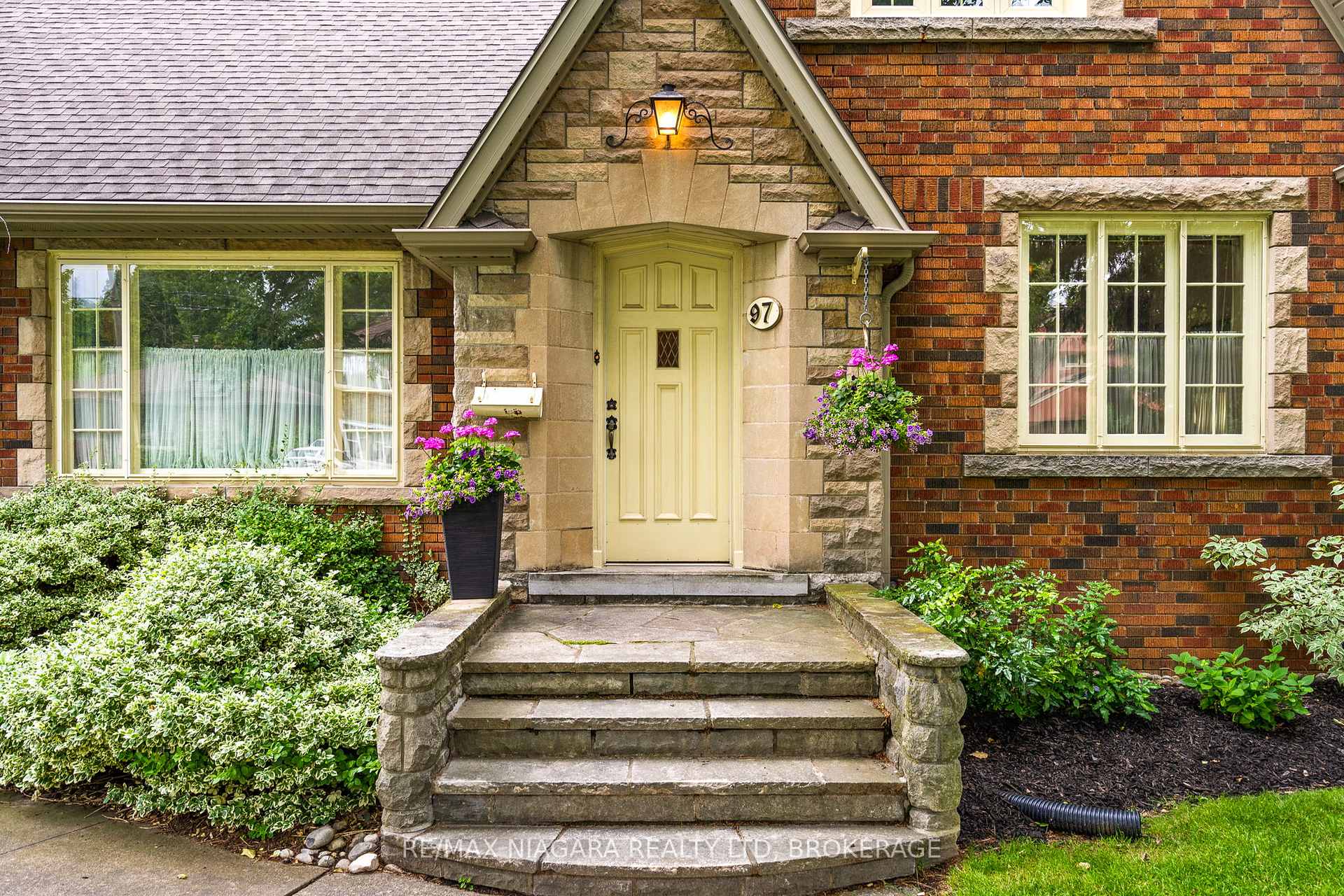 Photo 3 of 97 Glenridge Avenue, St. Catharines, Old Glenridge — HOMEH