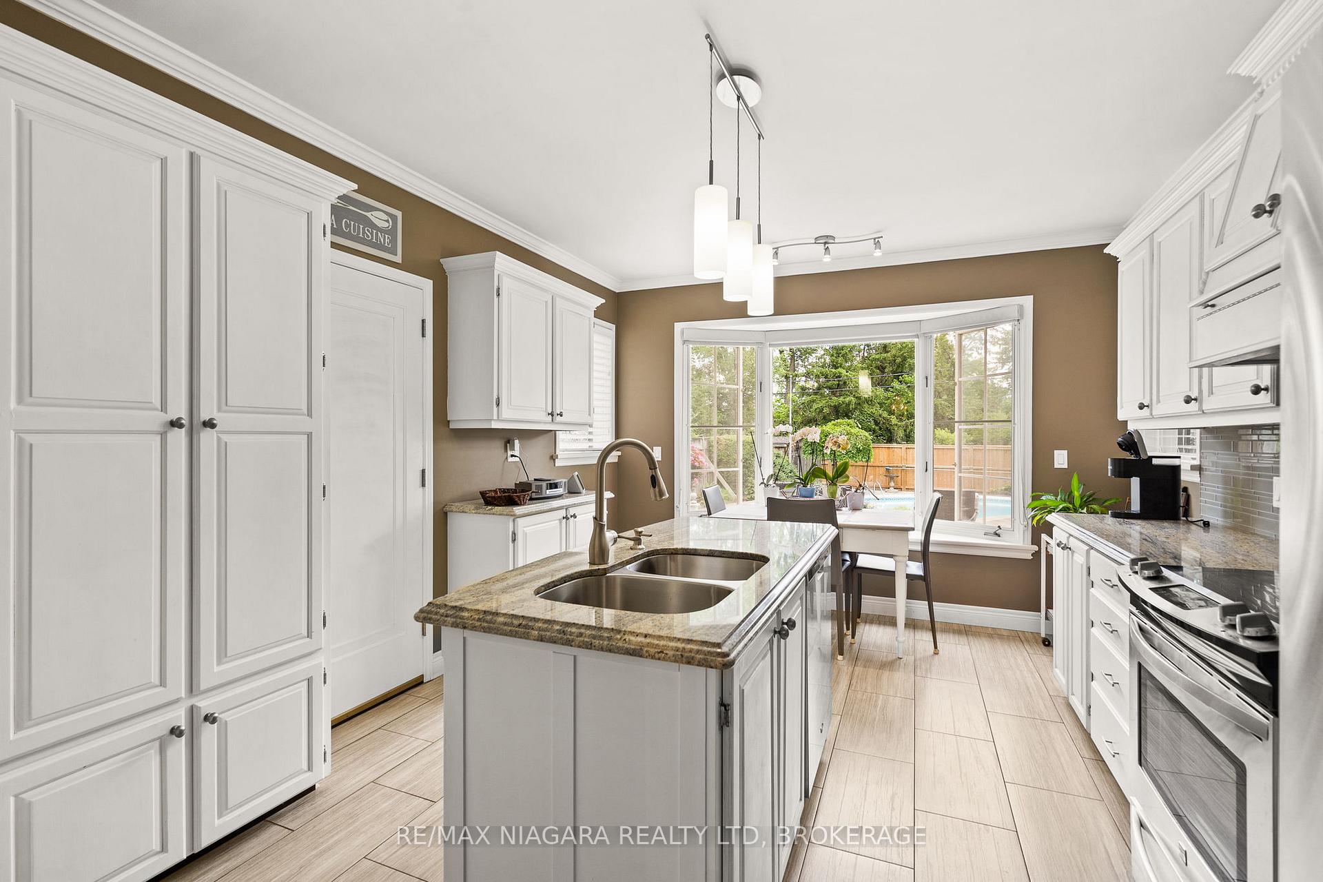 Photo 9 of 97 Glenridge Avenue, St. Catharines, Old Glenridge — HOMEH