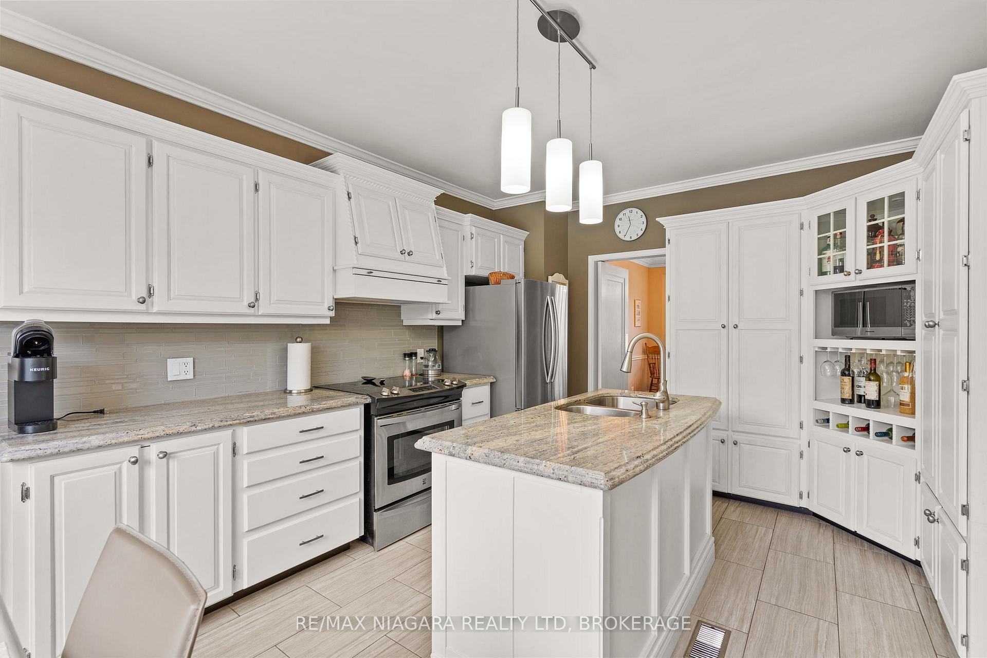 Photo 10 of 97 Glenridge Avenue, St. Catharines, Old Glenridge — HOMEH