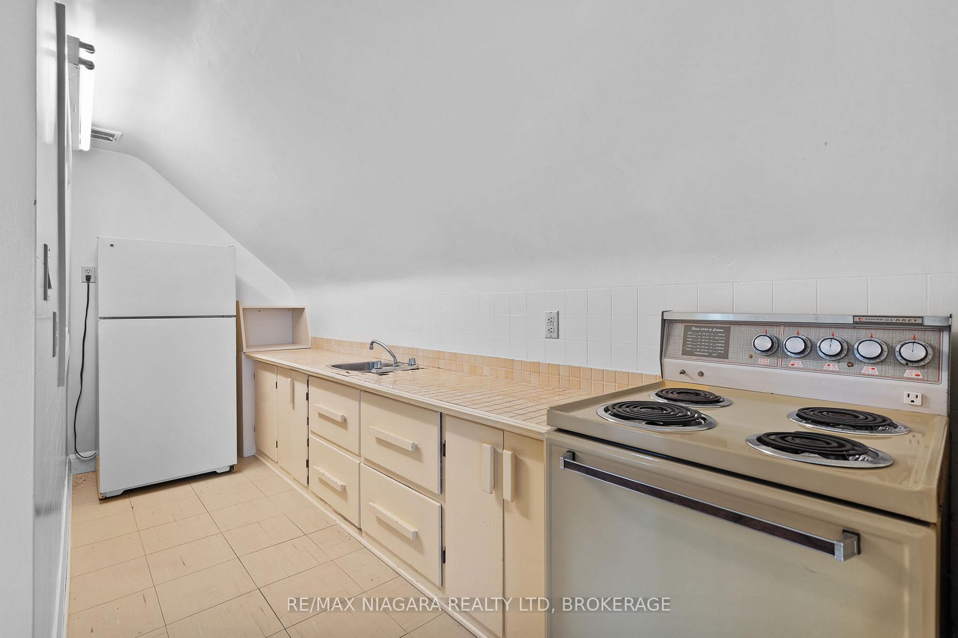Photo 22 of 97 Glenridge Avenue, St. Catharines, Old Glenridge — HOMEH