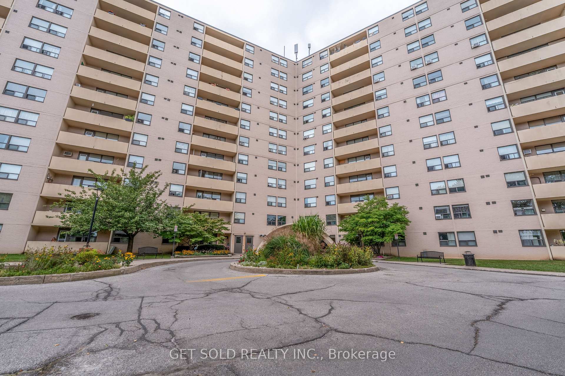 Photo of Unit 405, 700 Dynes Road