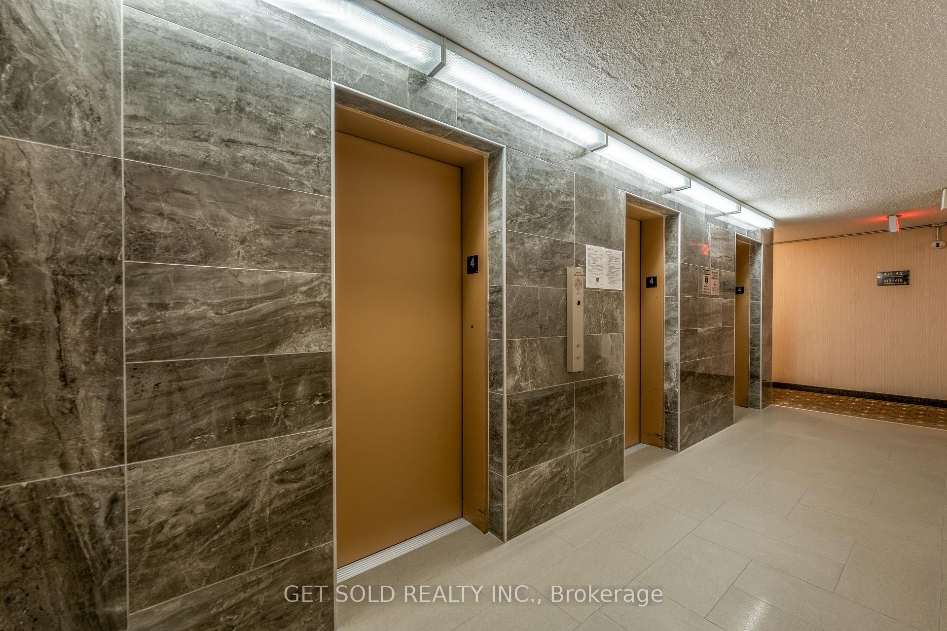 Photo 2 of Unit 405, 700 Dynes Road, Burlington, Roseland — HOMEH