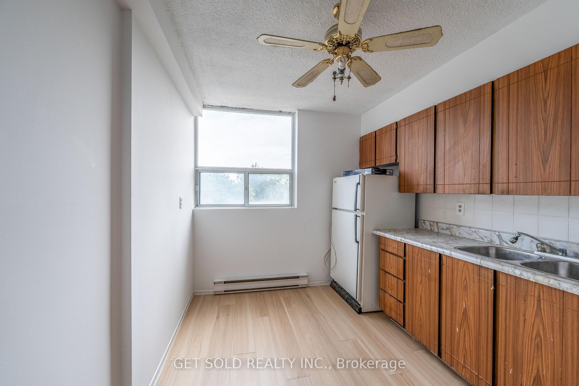 Photo 6 of Unit 405, 700 Dynes Road, Burlington, Roseland — HOMEH
