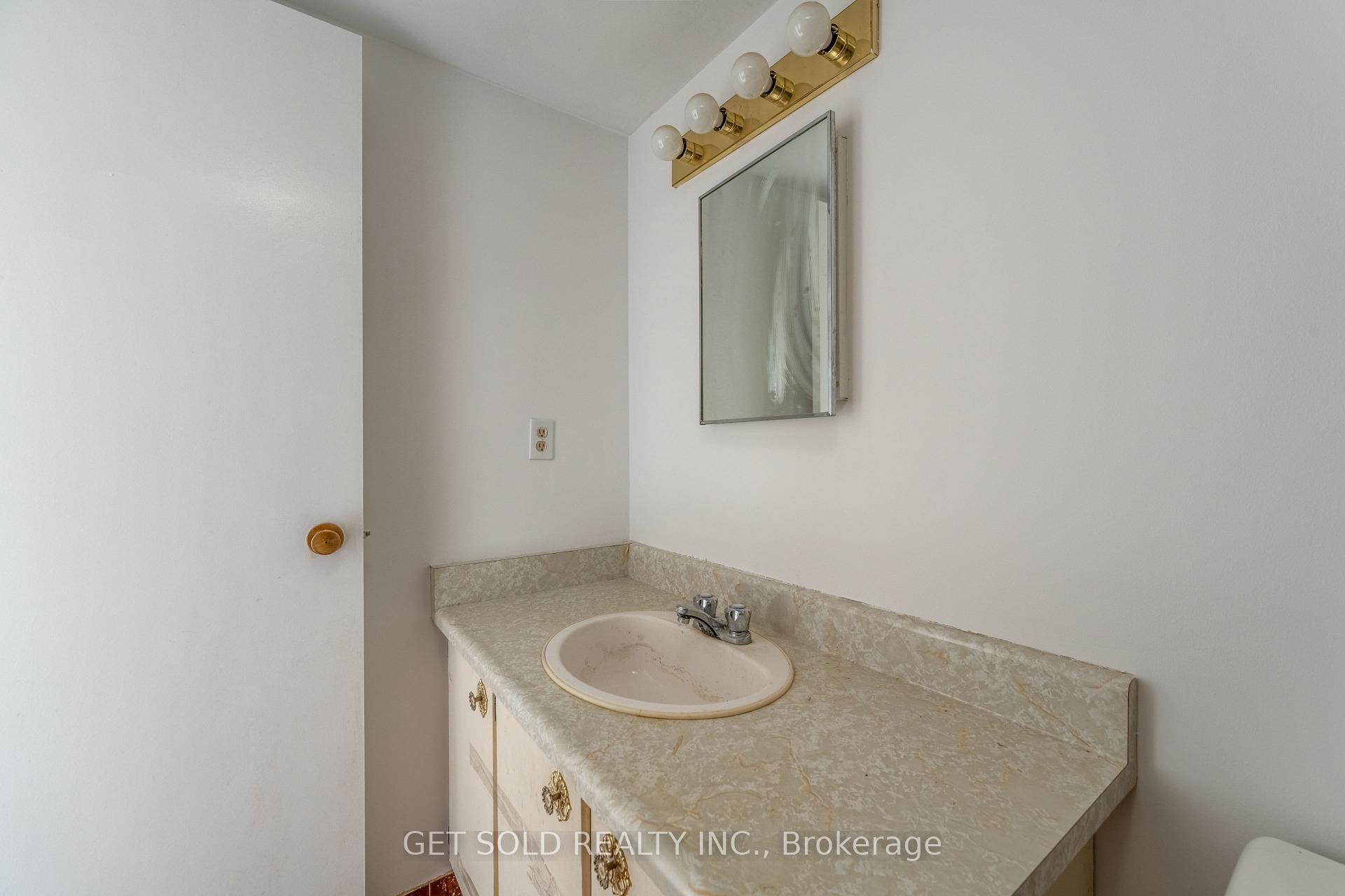 Photo 15 of Unit 405, 700 Dynes Road, Burlington, Roseland — HOMEH
