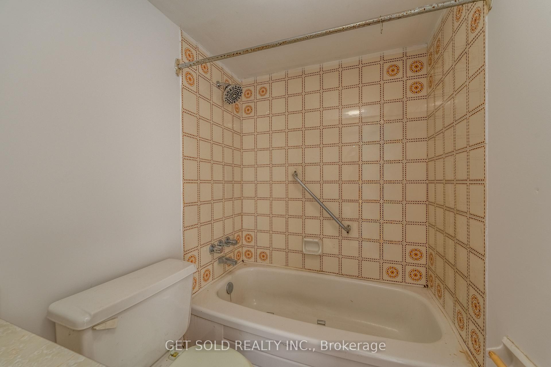 Photo 16 of Unit 405, 700 Dynes Road, Burlington, Roseland — HOMEH