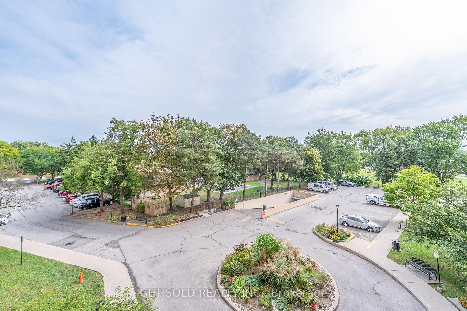 Photo 19 of Unit 405, 700 Dynes Road, Burlington, Roseland — HOMEH