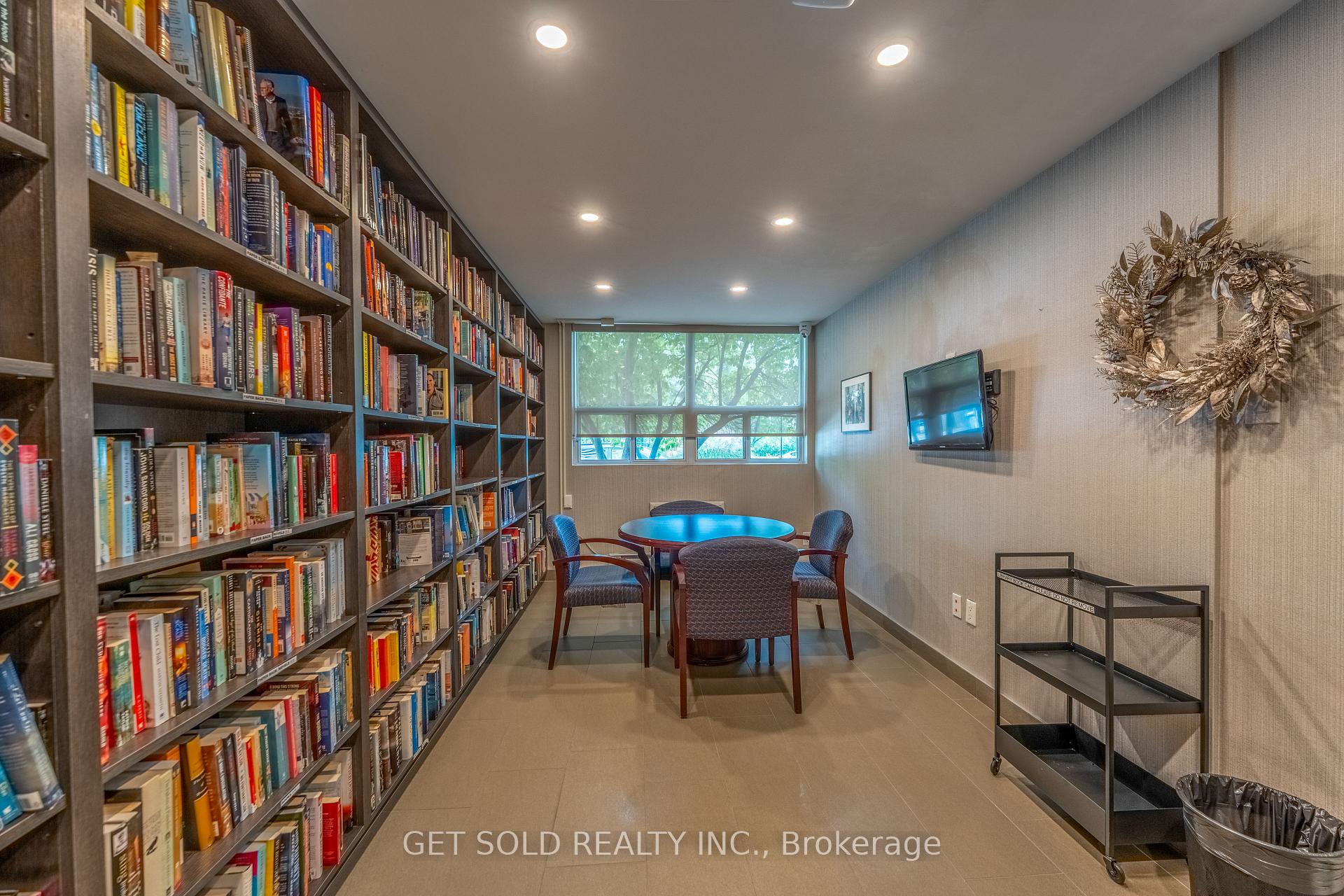 Photo 20 of Unit 405, 700 Dynes Road, Burlington, Roseland — HOMEH