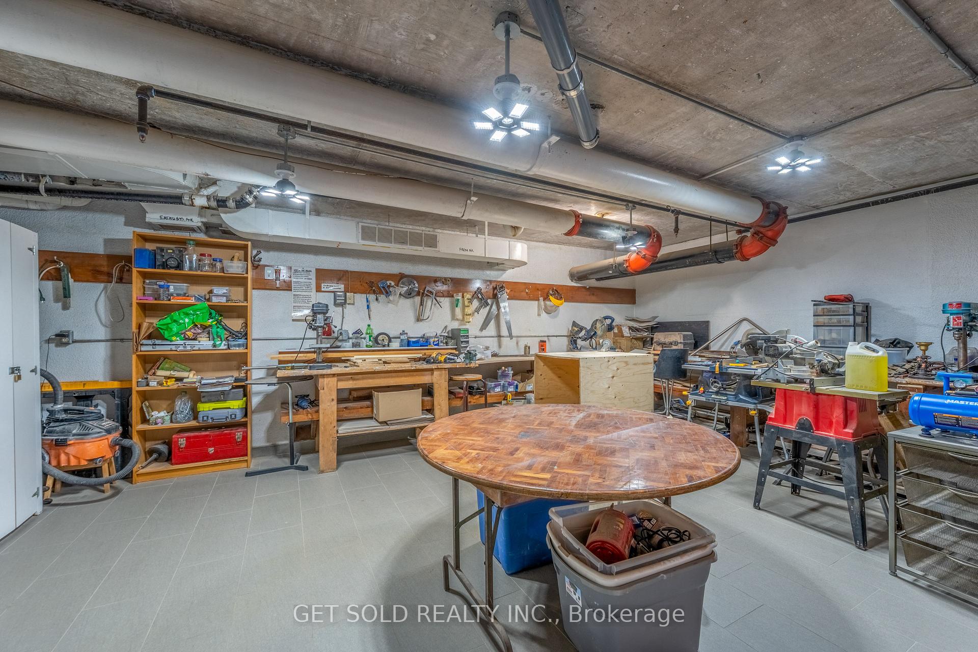 Photo 23 of Unit 405, 700 Dynes Road, Burlington, Roseland — HOMEH