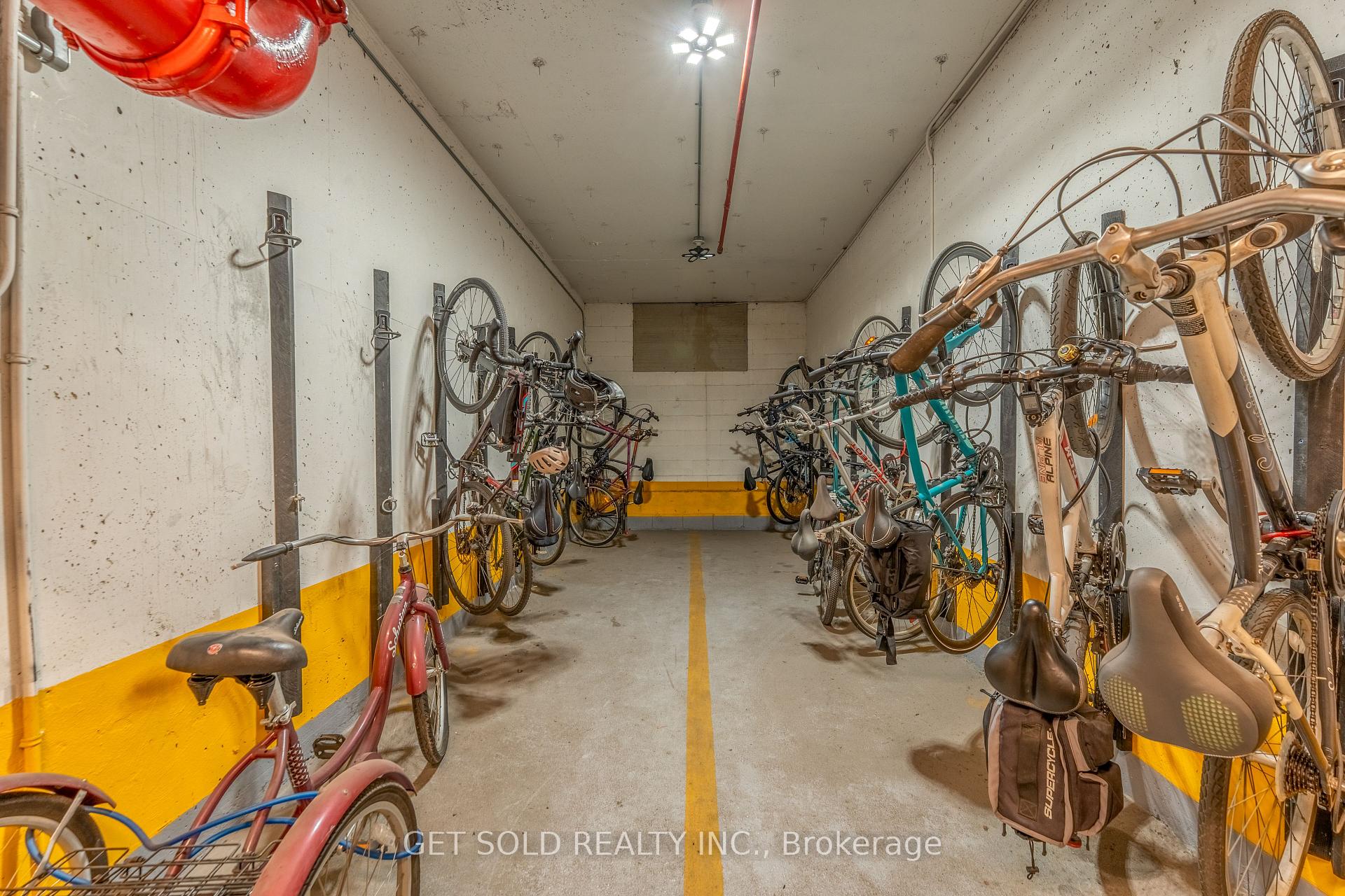 Photo 31 of Unit 405, 700 Dynes Road, Burlington, Roseland — HOMEH