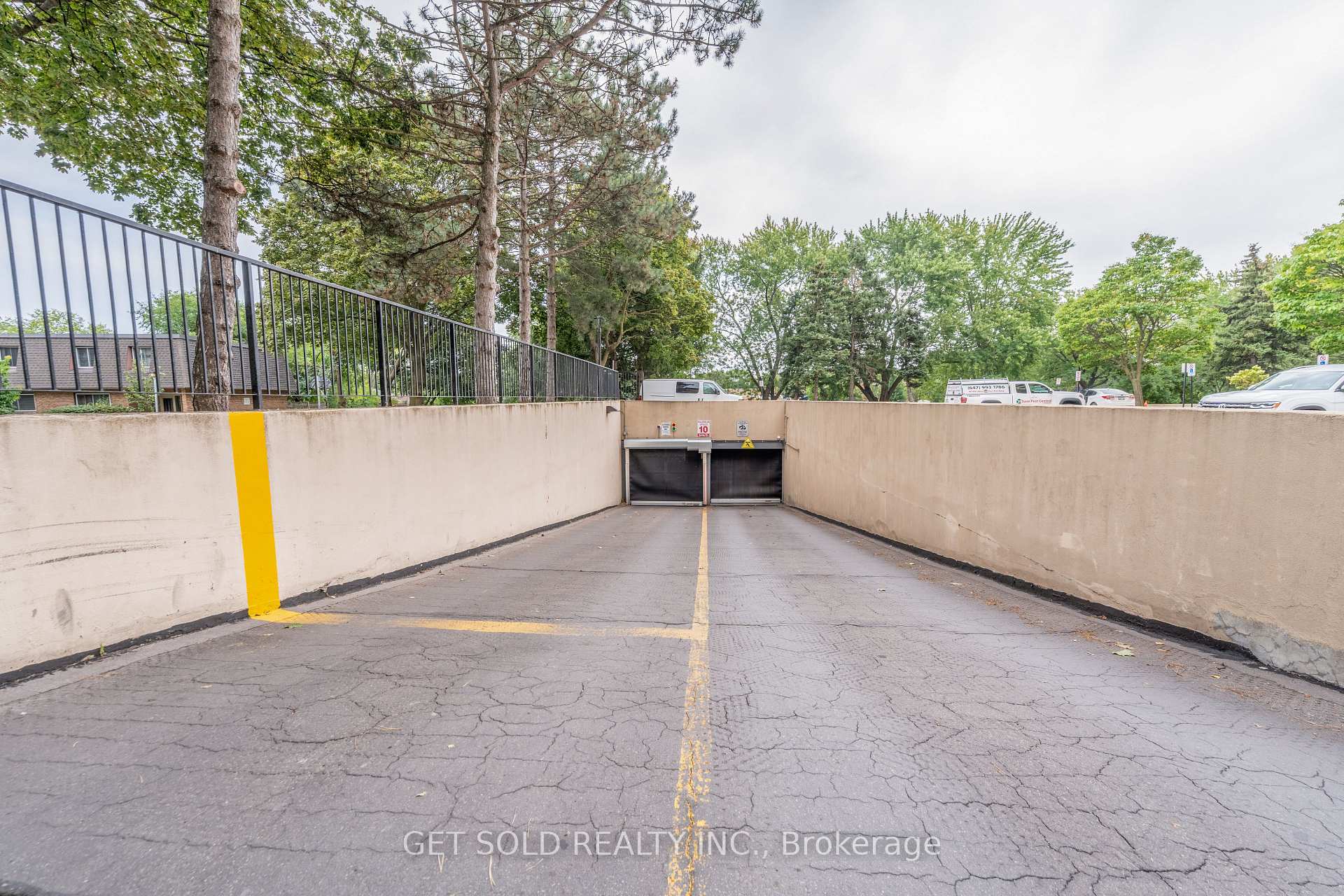 Photo 33 of Unit 405, 700 Dynes Road, Burlington, Roseland — HOMEH