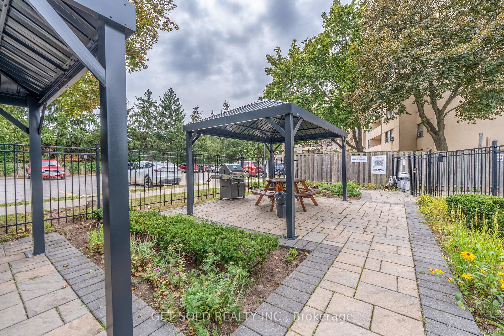 Photo 36 of Unit 405, 700 Dynes Road, Burlington, Roseland — HOMEH