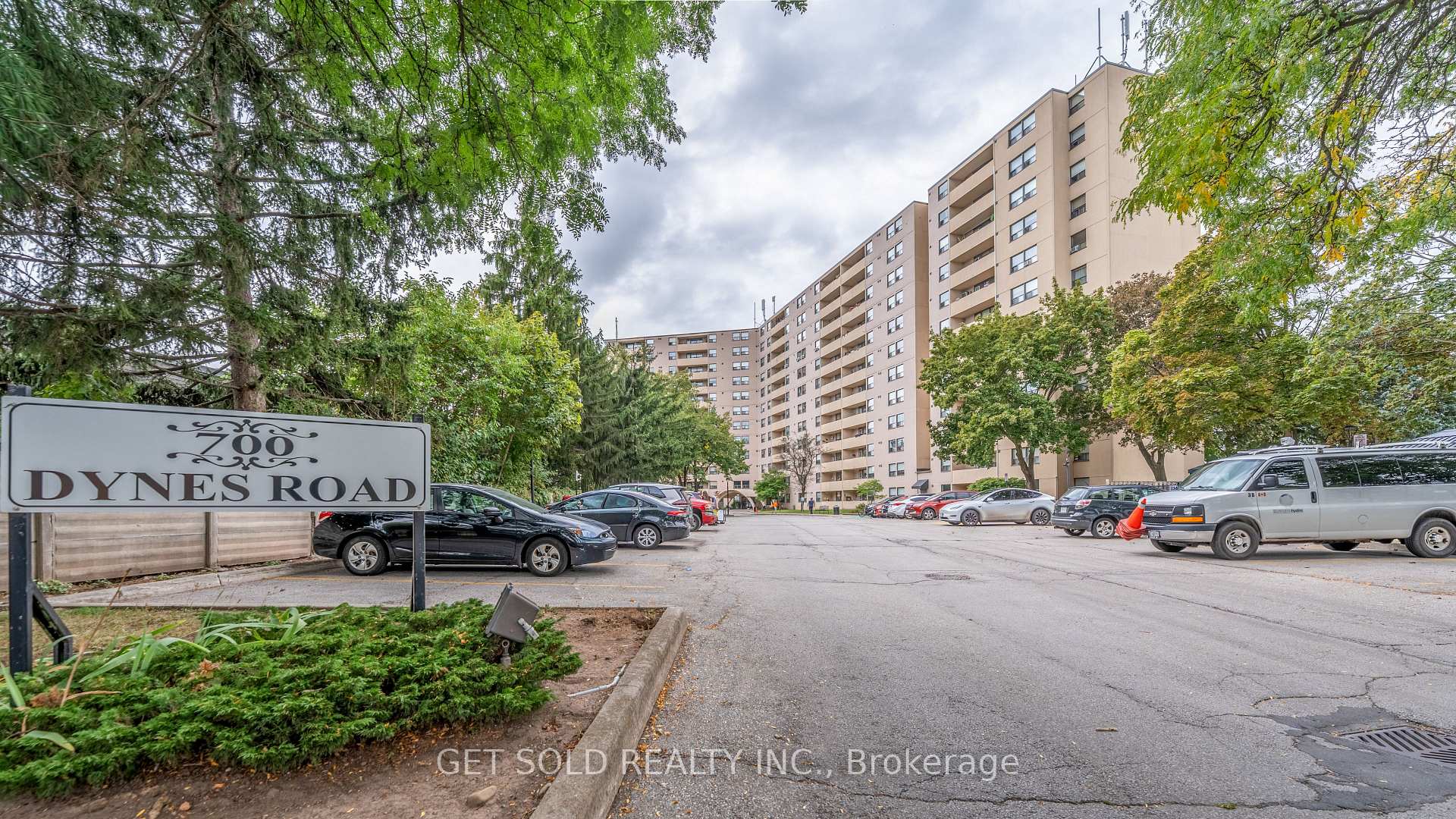 Photo 38 of Unit 405, 700 Dynes Road, Burlington, Roseland — HOMEH